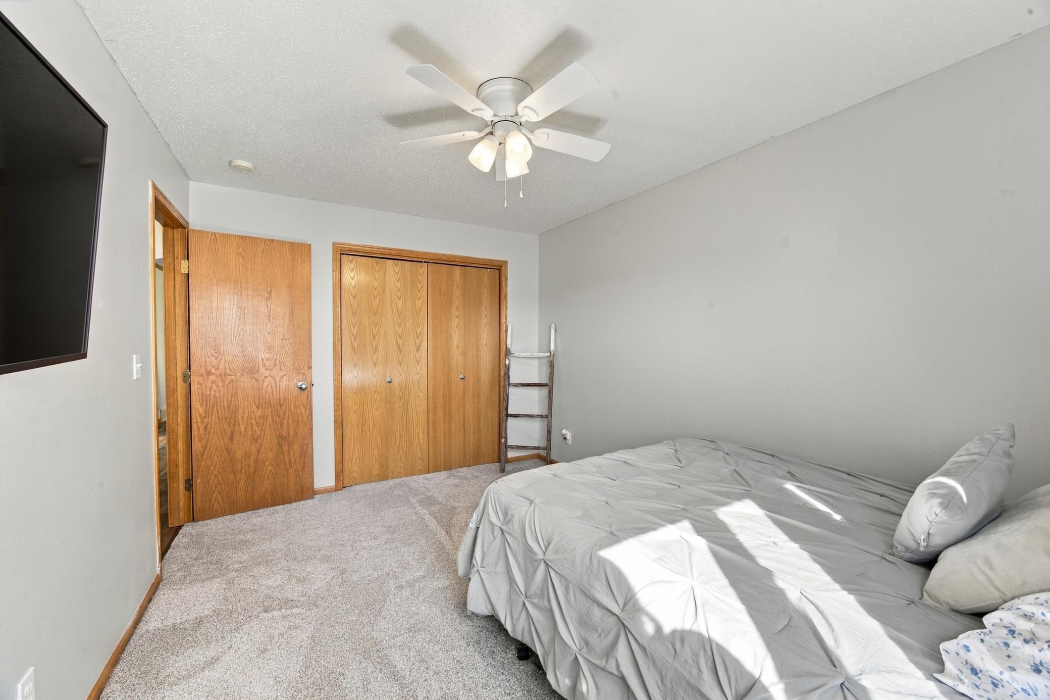 2002 single family home for sale at 675 Wyndemere Drive in West Fargo, ND — 4 bed, 3 bath (photo 21 of 47)