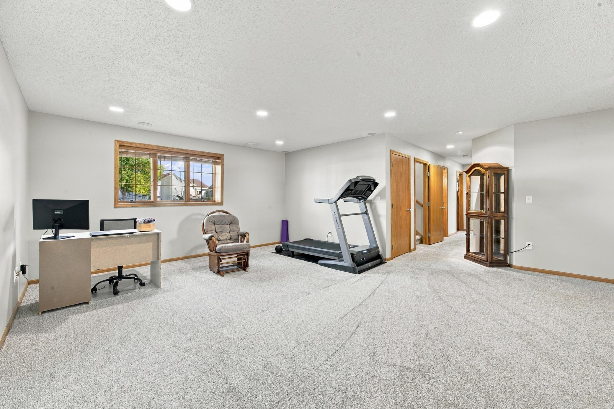 2002 single family home for sale at 675 Wyndemere Drive in West Fargo, ND — 4 bed, 3 bath (photo 24 of 47)