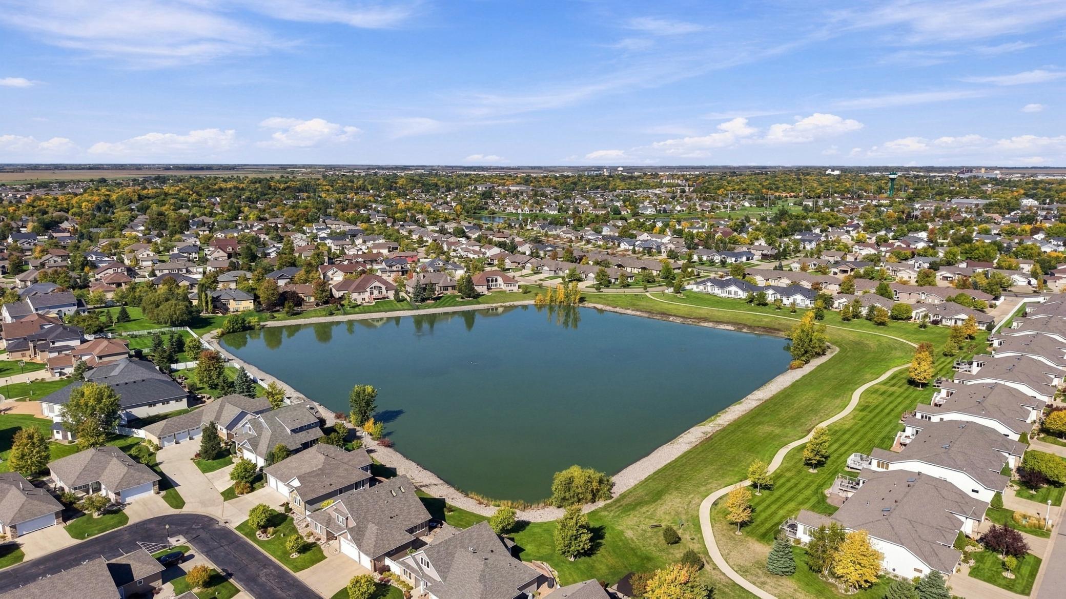 2002 single family home for sale at 675 Wyndemere Drive in West Fargo, ND — 4 bed, 3 bath (photo 45 of 47)