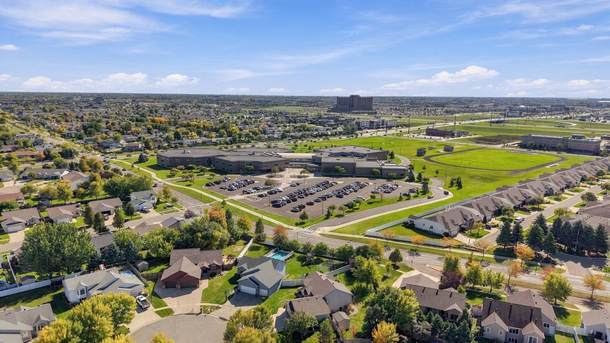 2002 single family home for sale at 675 Wyndemere Drive in West Fargo, ND — 4 bed, 3 bath (photo 46 of 47)