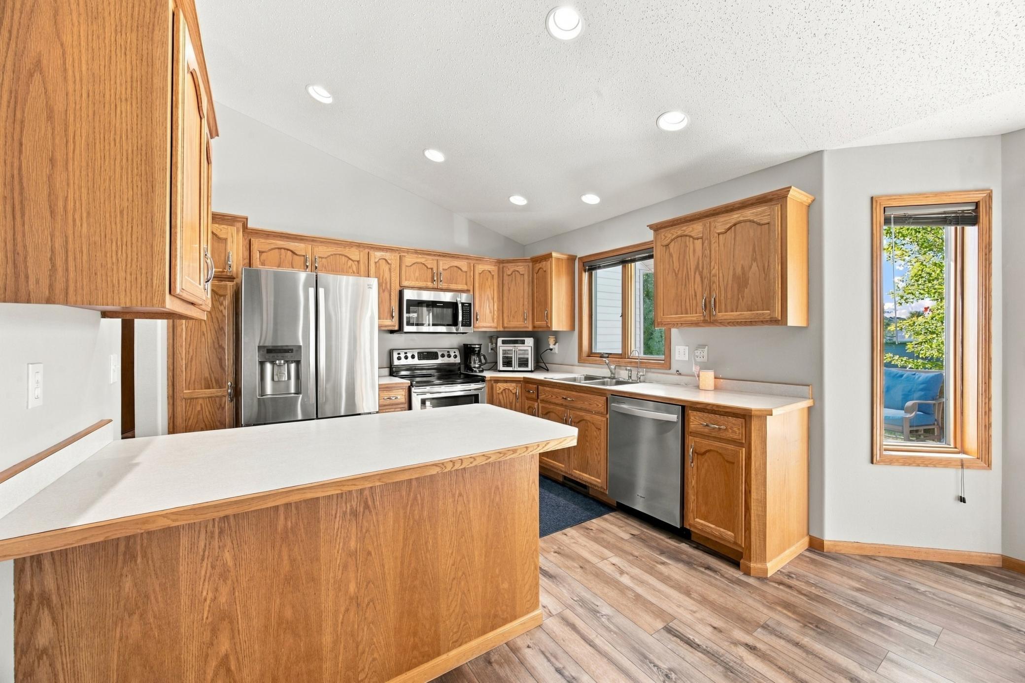 2002 single family home for sale at 675 Wyndemere Drive in West Fargo, ND — 4 bed, 3 bath (photo 10 of 47)