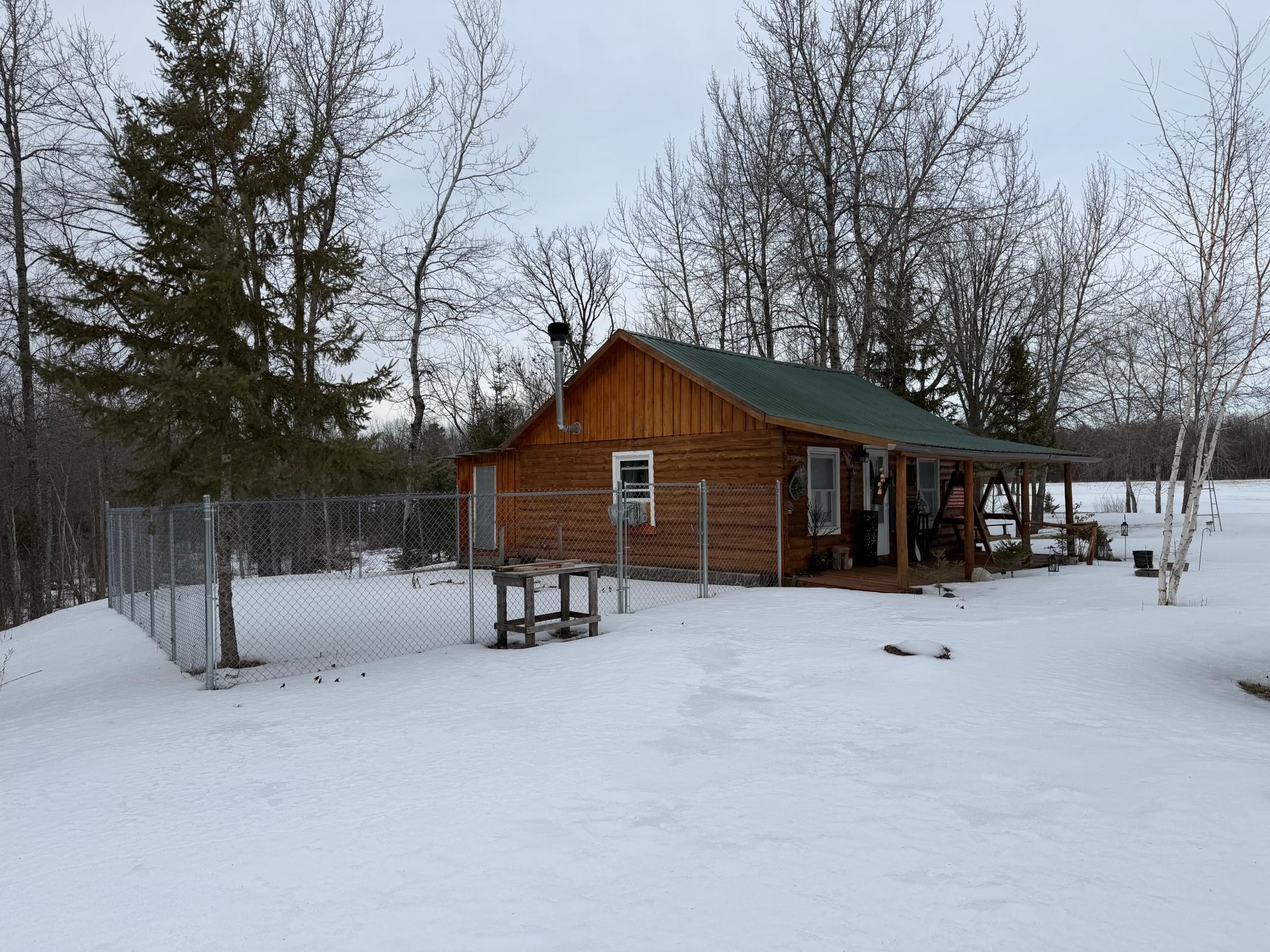 2006 single family home for sale at 1736 67th Street SW in Baudette, MN — 1 bed, 1 bath (photo 3 of 24)