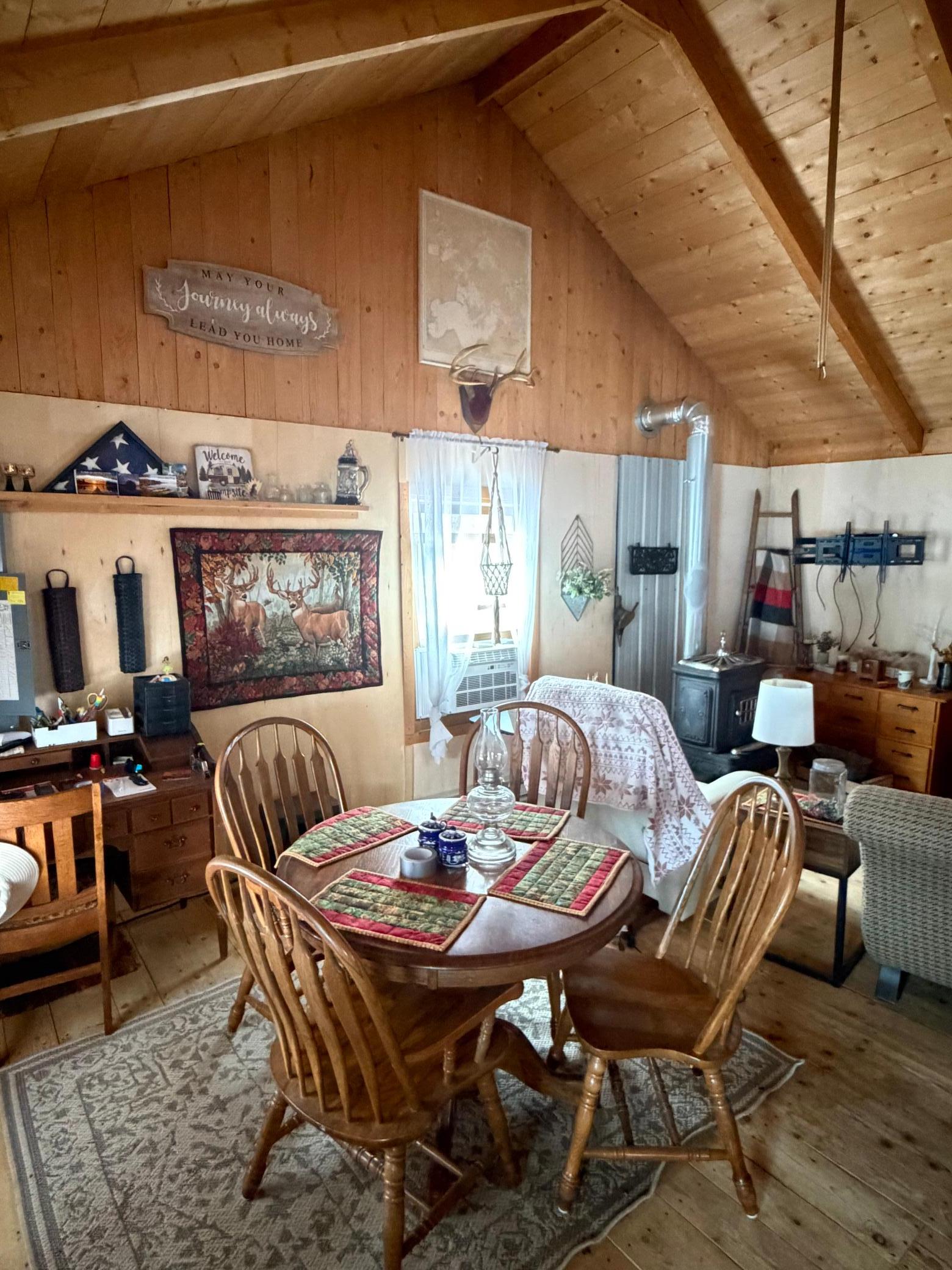 2006 single family home for sale at 1736 67th Street SW in Baudette, MN — 1 bed, 1 bath (photo 8 of 24)