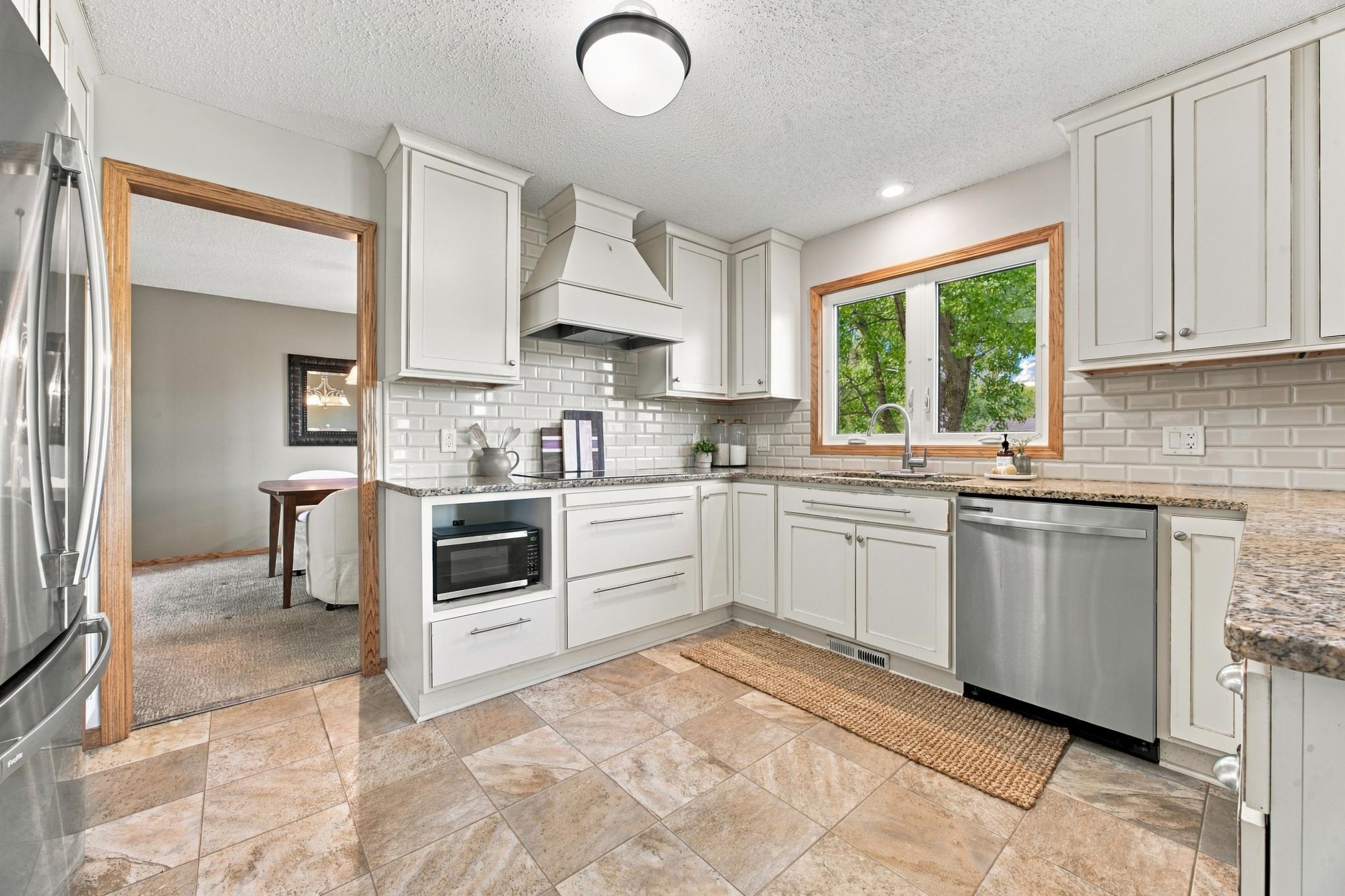 1972 single family home for sale at 3478 45th Street N in Reiles Acres, ND — 4 bed, 5 bath (photo 10 of 56)