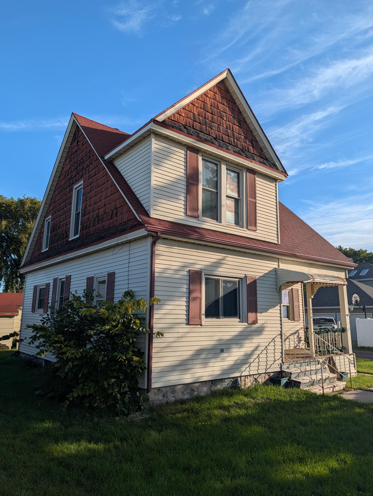 1910 single family home for sale at 616 3rd Avenue N in Wahpeton, ND — 3 bed, 2 bath