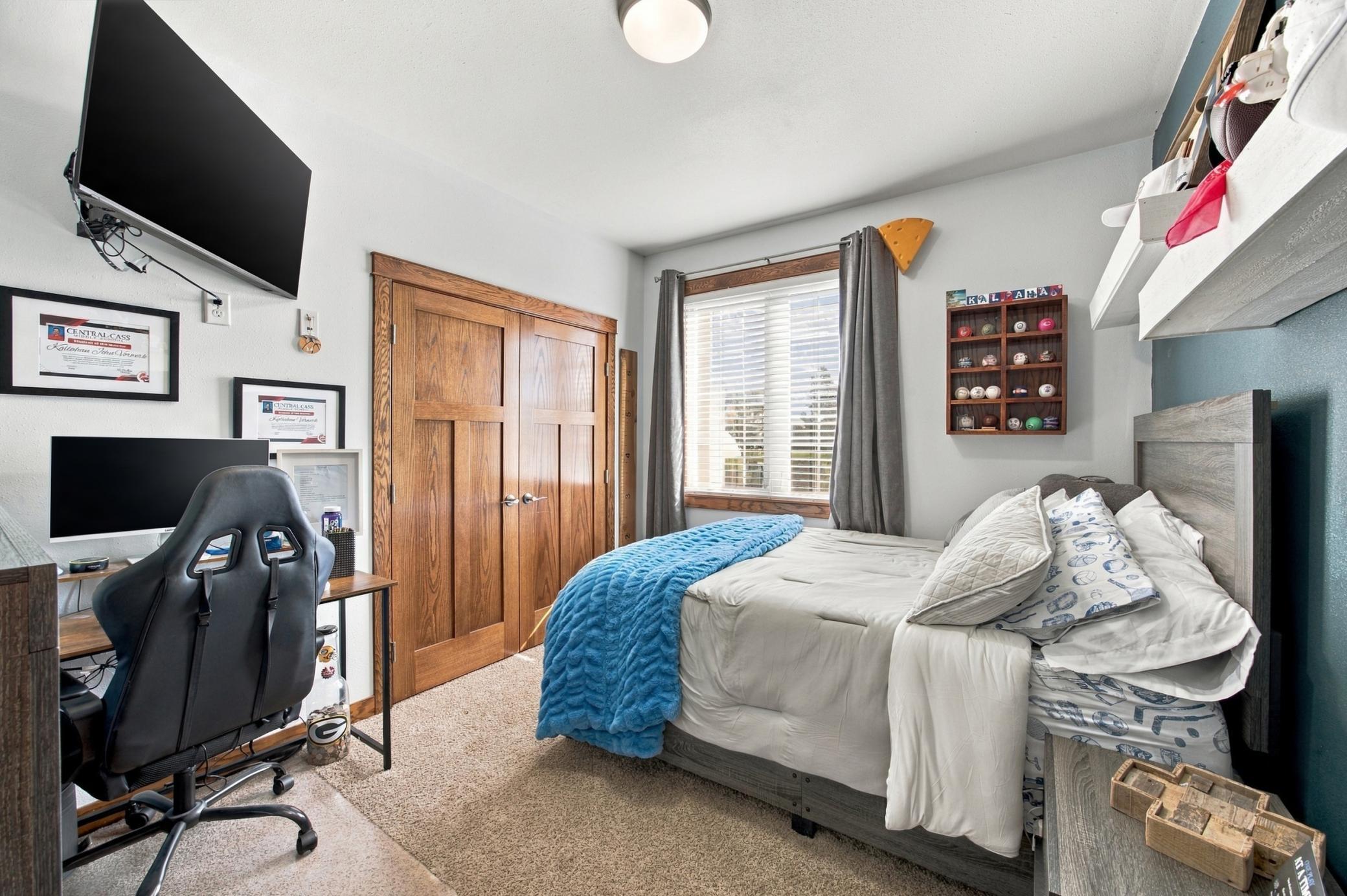 2012 single family home for sale at 1381 Morningside Drive in Casselton, ND — 5 bed, 4 bath (photo 18 of 56)