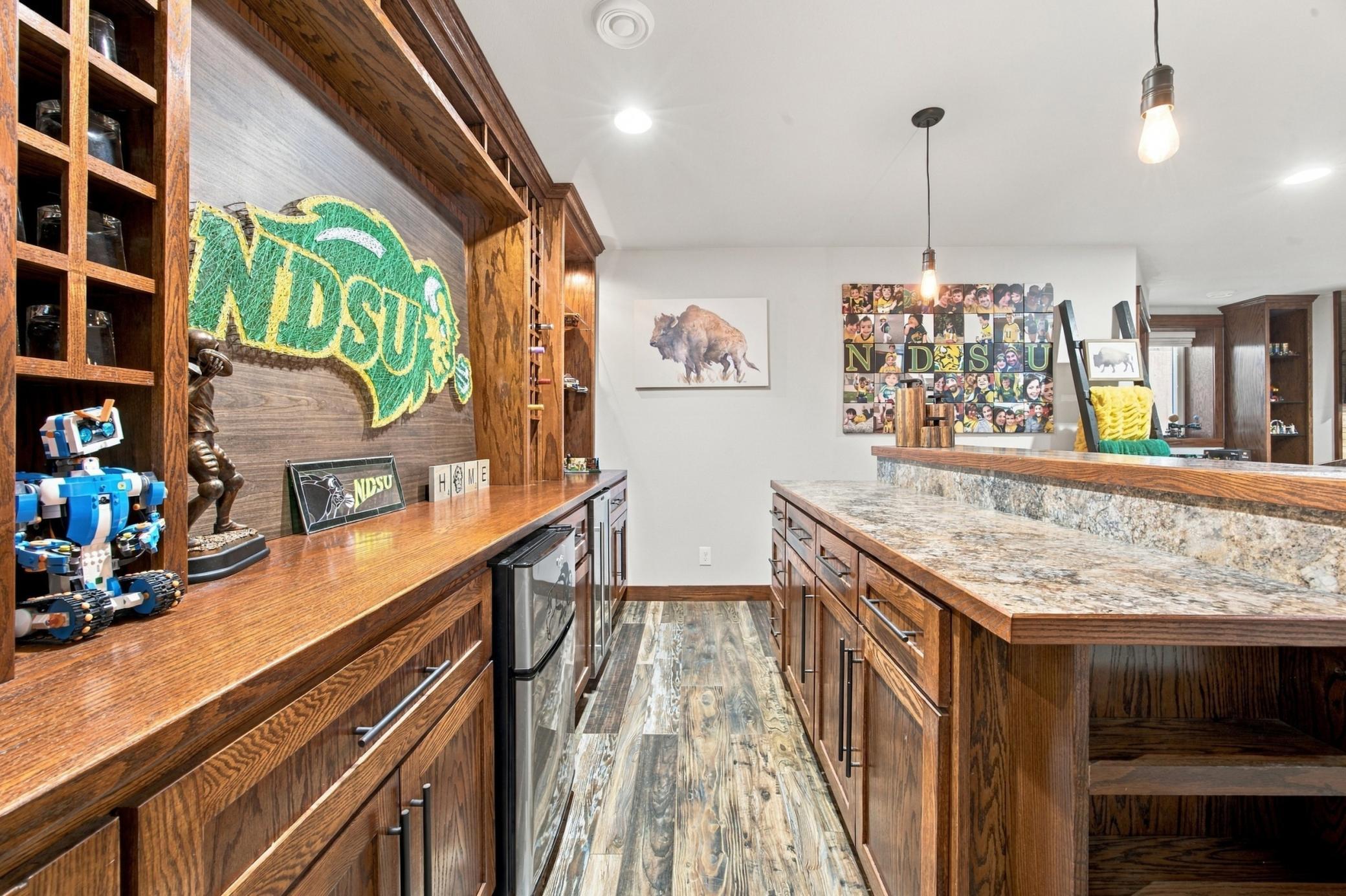 2012 single family home for sale at 1381 Morningside Drive in Casselton, ND — 5 bed, 4 bath (photo 27 of 56)