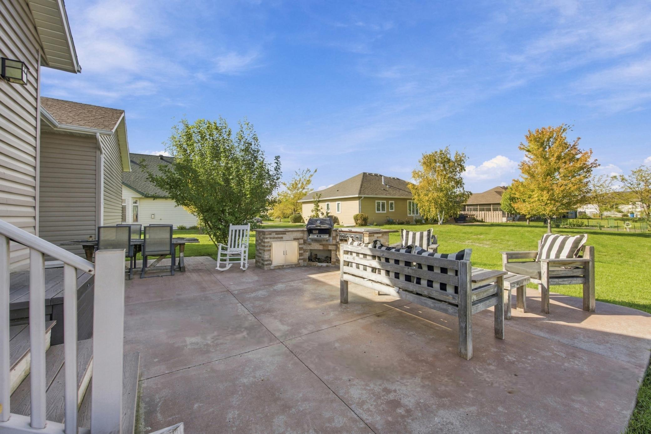 2012 single family home for sale at 1381 Morningside Drive in Casselton, ND — 5 bed, 4 bath (photo 41 of 56)