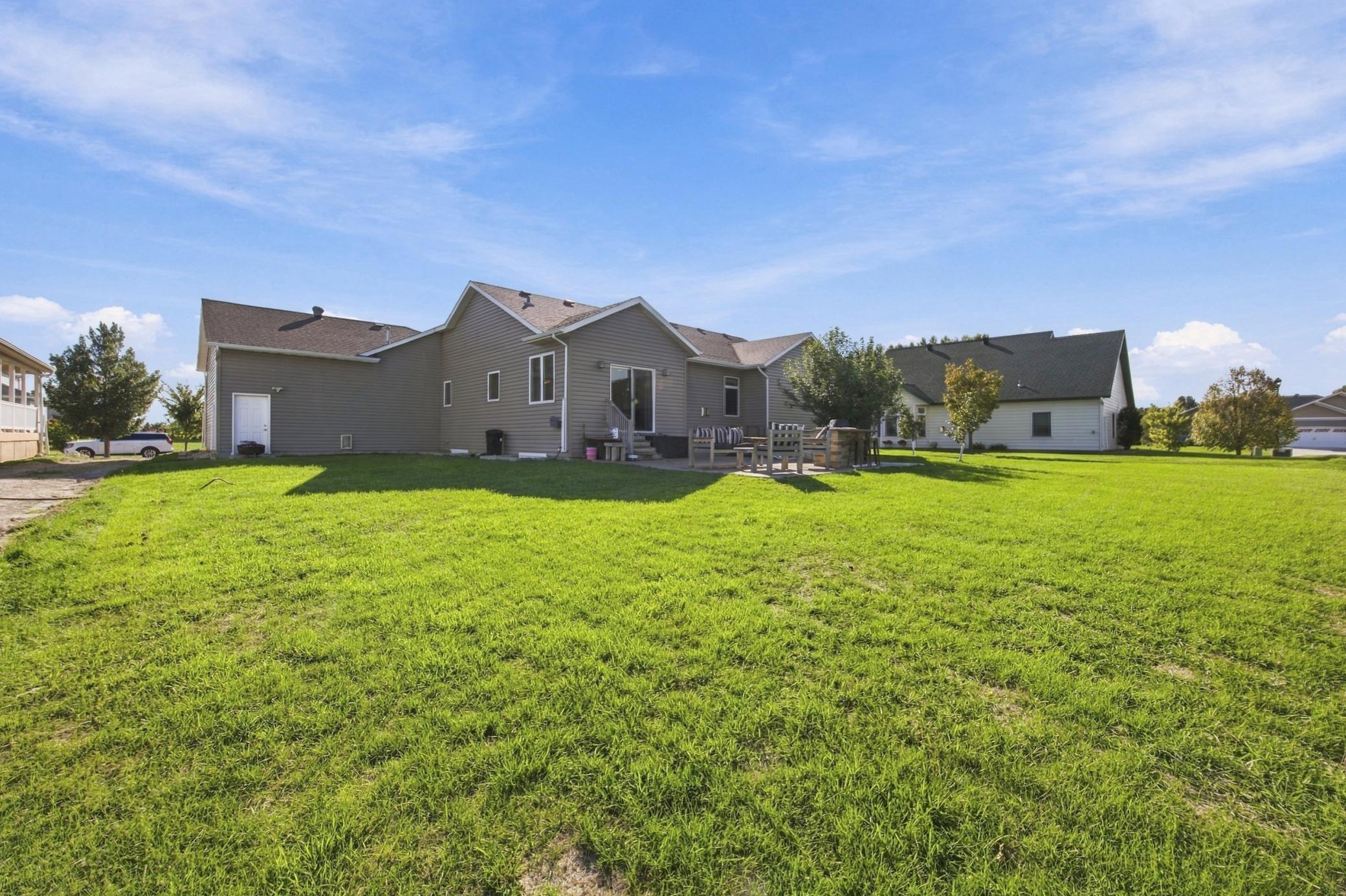 2012 single family home for sale at 1381 Morningside Drive in Casselton, ND — 5 bed, 4 bath (photo 43 of 56)