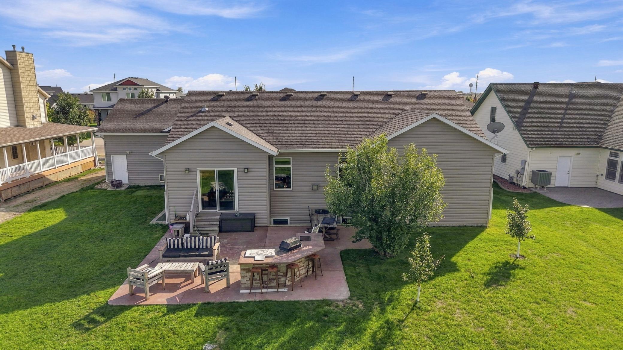 2012 single family home for sale at 1381 Morningside Drive in Casselton, ND — 5 bed, 4 bath (photo 45 of 56)
