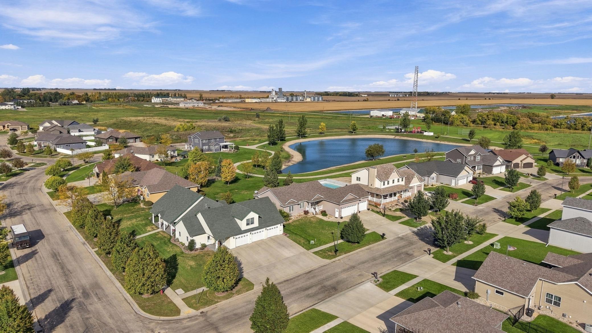 2012 single family home for sale at 1381 Morningside Drive in Casselton, ND — 5 bed, 4 bath (photo 46 of 56)