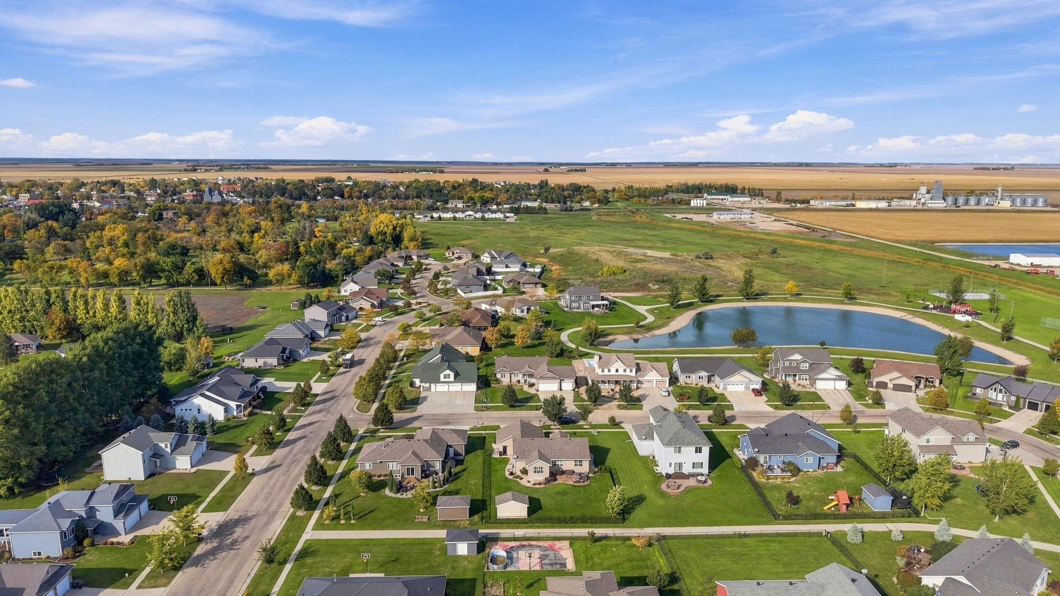 2012 single family home for sale at 1381 Morningside Drive in Casselton, ND — 5 bed, 4 bath (photo 48 of 56)
