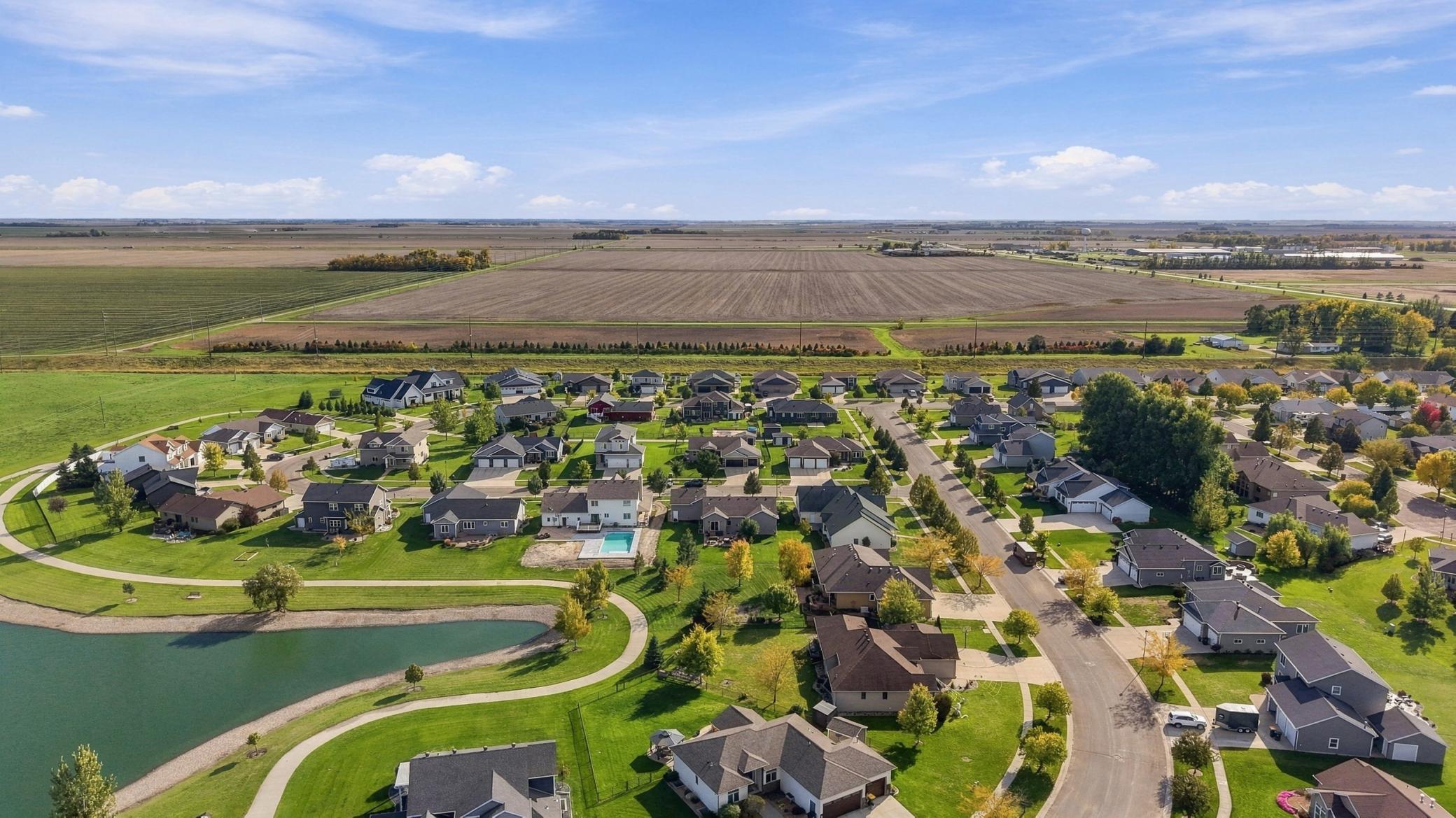2012 single family home for sale at 1381 Morningside Drive in Casselton, ND — 5 bed, 4 bath (photo 49 of 56)