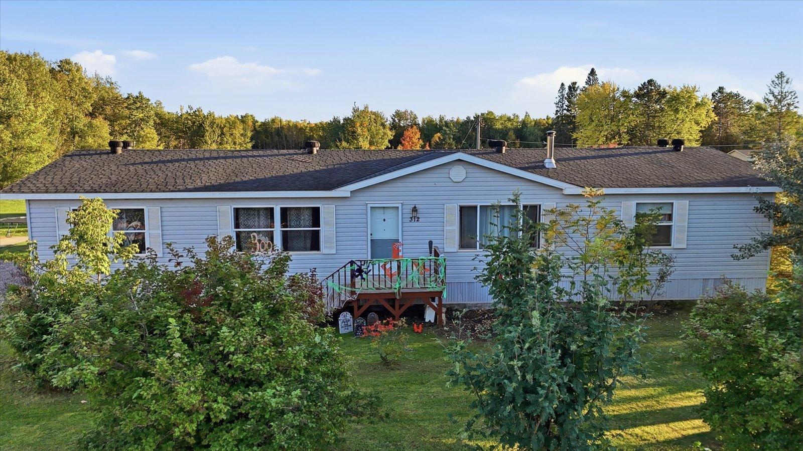 1998 single family home for sale at 312 Lawson Avenue in Bovey, MN — 3 bed, 2 bath (photo 3 of 61)