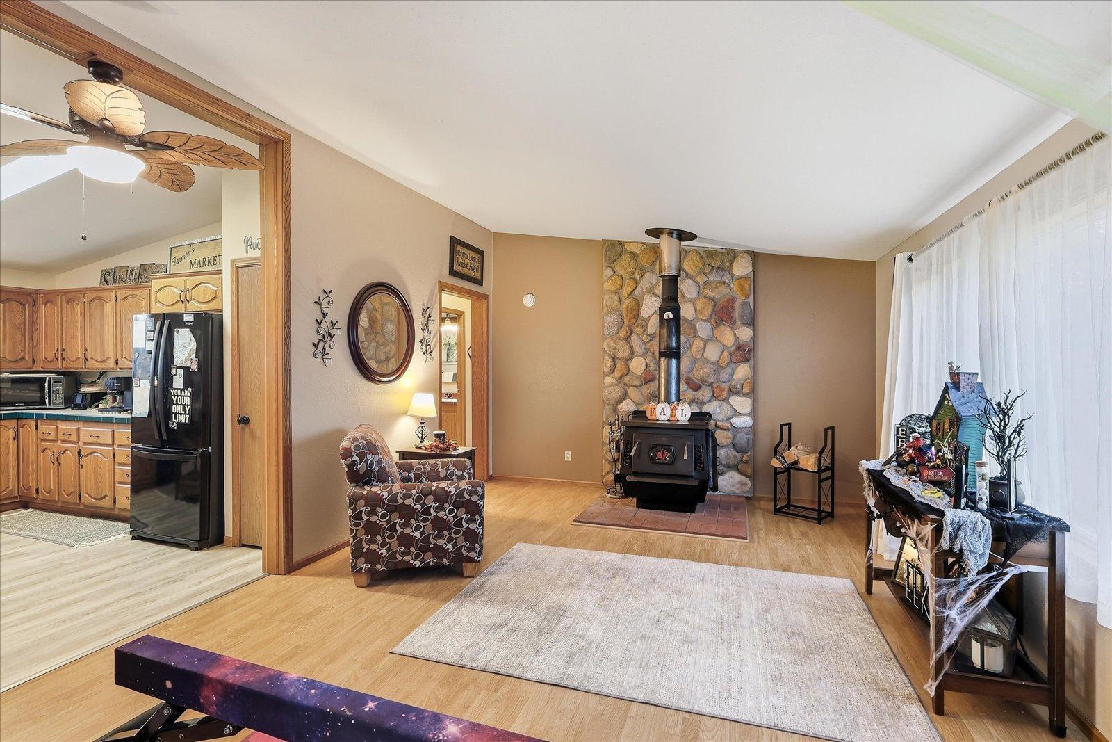 1998 single family home for sale at 312 Lawson Avenue in Bovey, MN — 3 bed, 2 bath (photo 27 of 61)