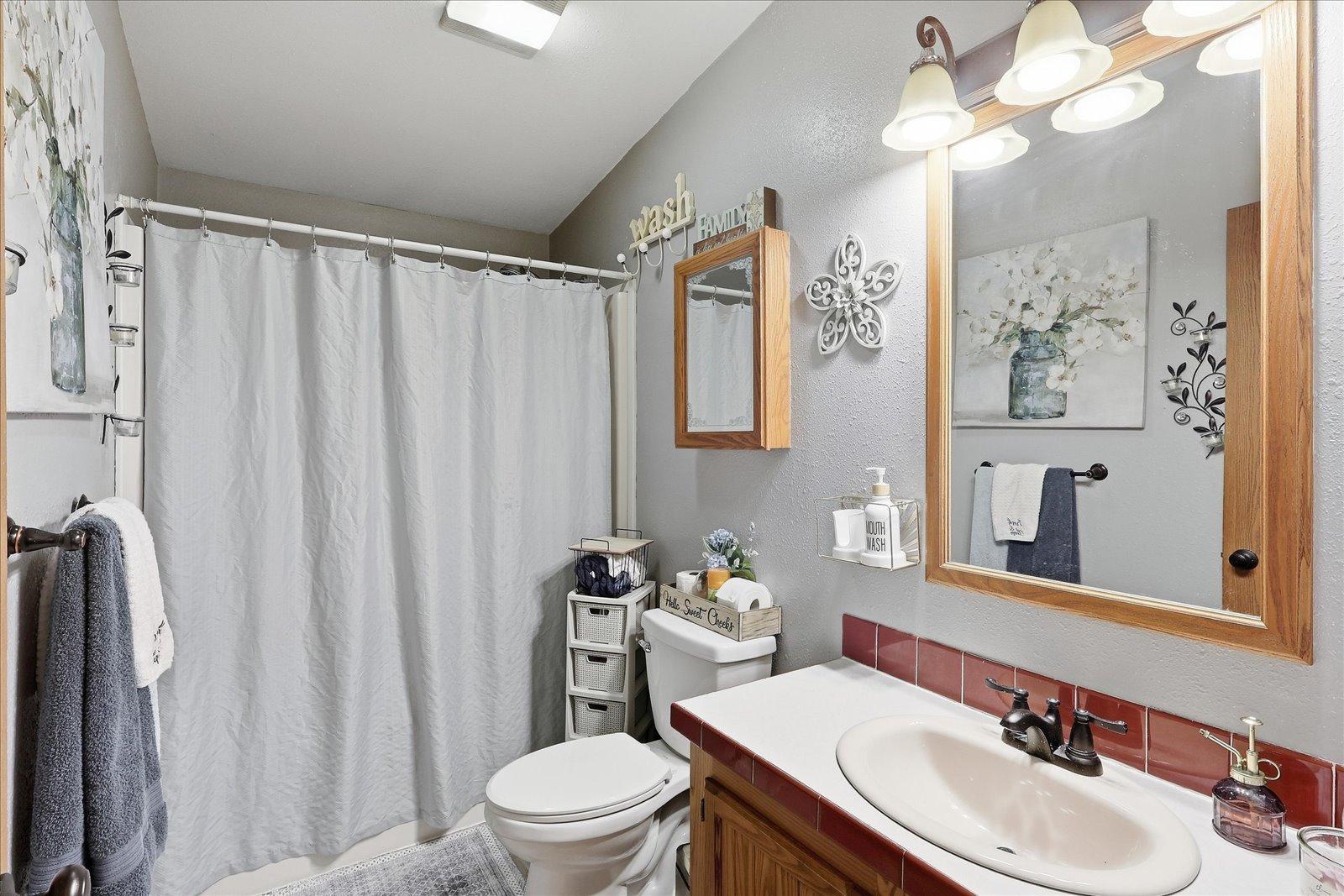 1998 single family home for sale at 312 Lawson Avenue in Bovey, MN — 3 bed, 2 bath (photo 34 of 61)