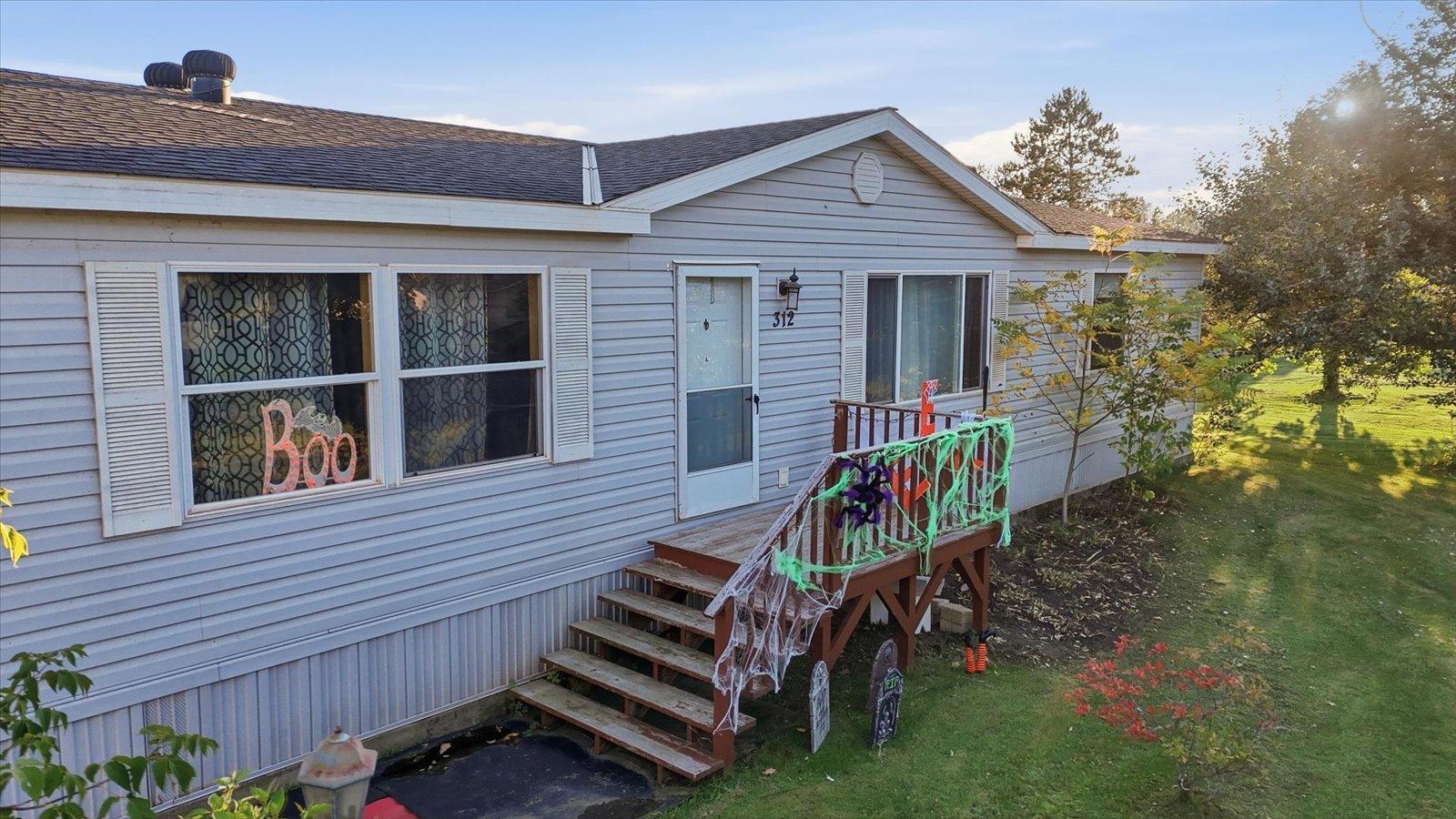 1998 single family home for sale at 312 Lawson Avenue in Bovey, MN — 3 bed, 2 bath (photo 5 of 61)