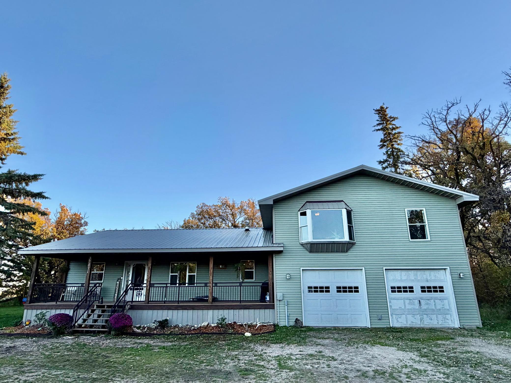 1950 single family home for sale at 37871 US Highway 59 Highway NW in Newfolden, MN — 4 bed, 2 bath