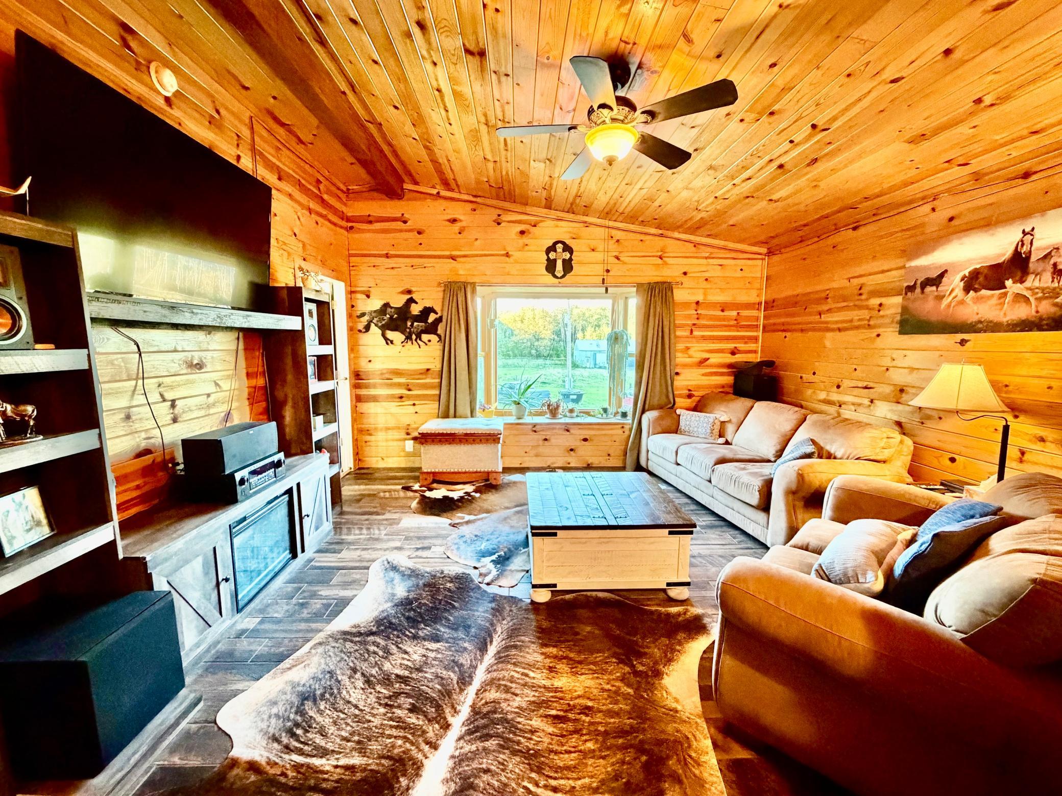 1950 single family home for sale at 37871 US Highway 59 Highway NW in Newfolden, MN — 4 bed, 2 bath (photo 15 of 23)