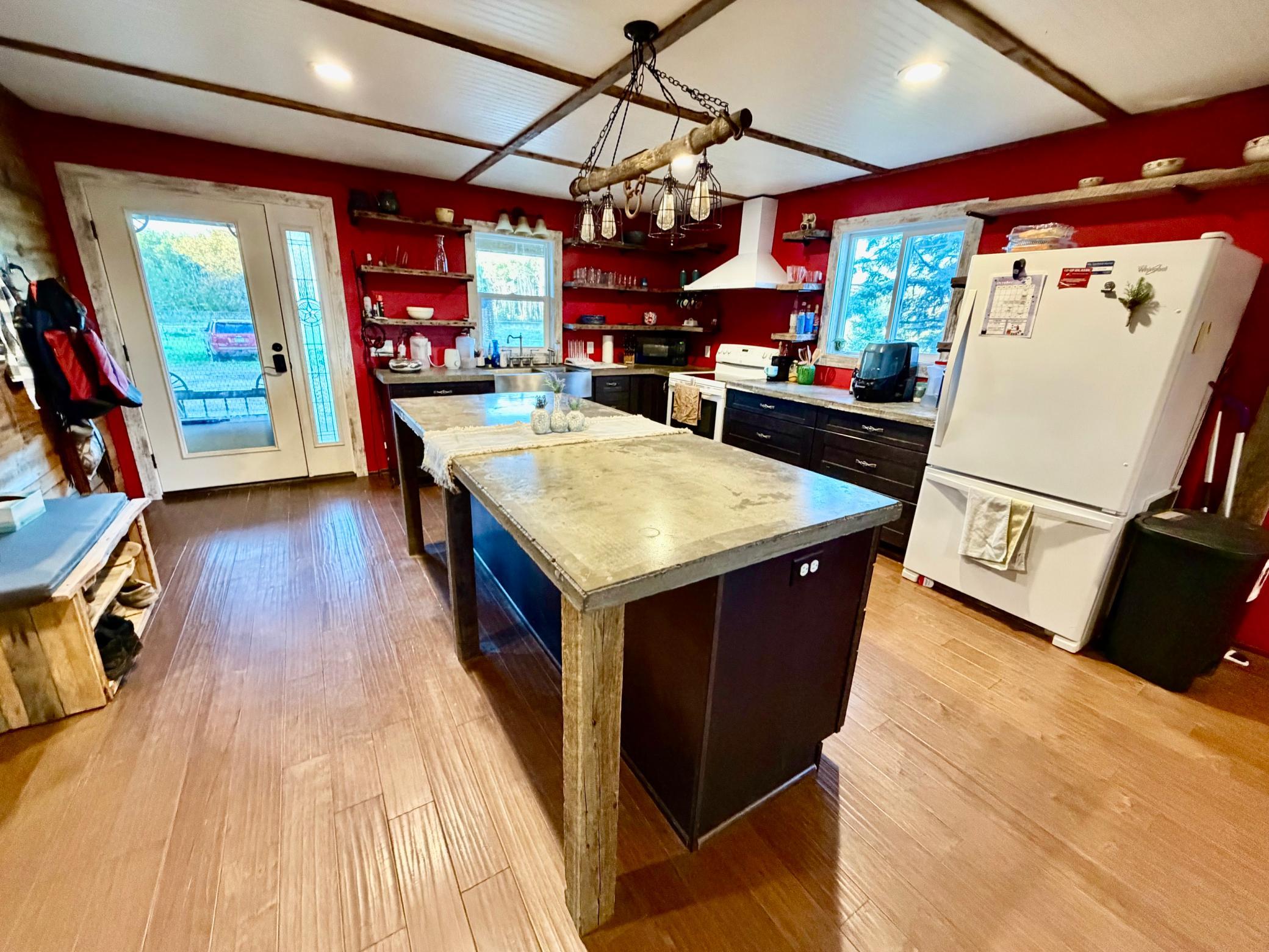 1950 single family home for sale at 37871 US Highway 59 Highway NW in Newfolden, MN — 4 bed, 2 bath (photo 5 of 23)