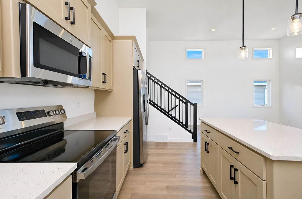 2025 single family home for sale at 2516 38th Avenue S in Moorhead, MN — 3 bed, 2 bath (photo 11 of 33)