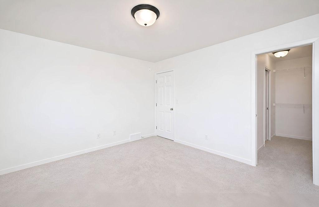 2025 single family home for sale at 2516 38th Avenue S in Moorhead, MN — 3 bed, 2 bath (photo 17 of 33)