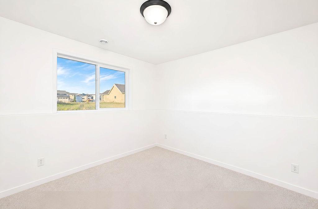 2025 single family home for sale at 2516 38th Avenue S in Moorhead, MN — 3 bed, 2 bath (photo 30 of 33)