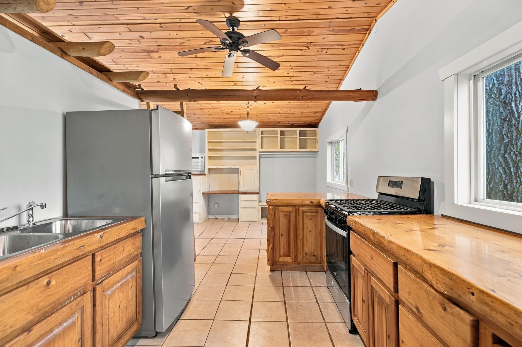 2001 single family home for sale at 36172 Bonnie Lakes Road in Crosslake, MN — 1 bed, 1 bath (photo 4 of 32)