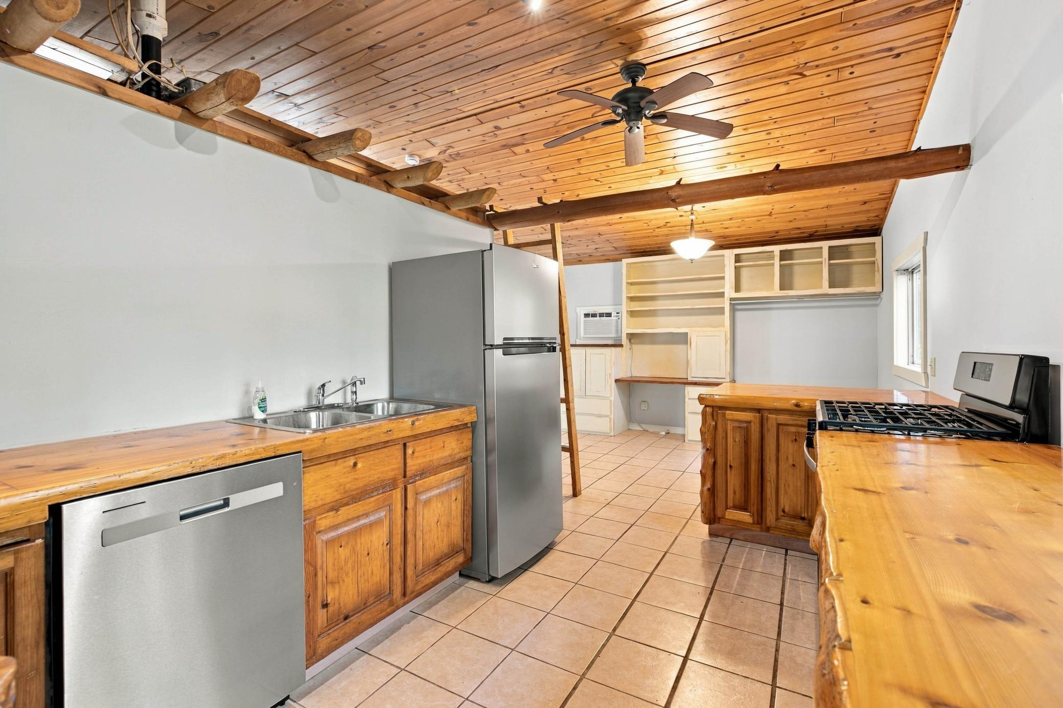 2001 single family home for sale at 36172 Bonnie Lakes Road in Crosslake, MN — 1 bed, 1 bath (photo 5 of 32)