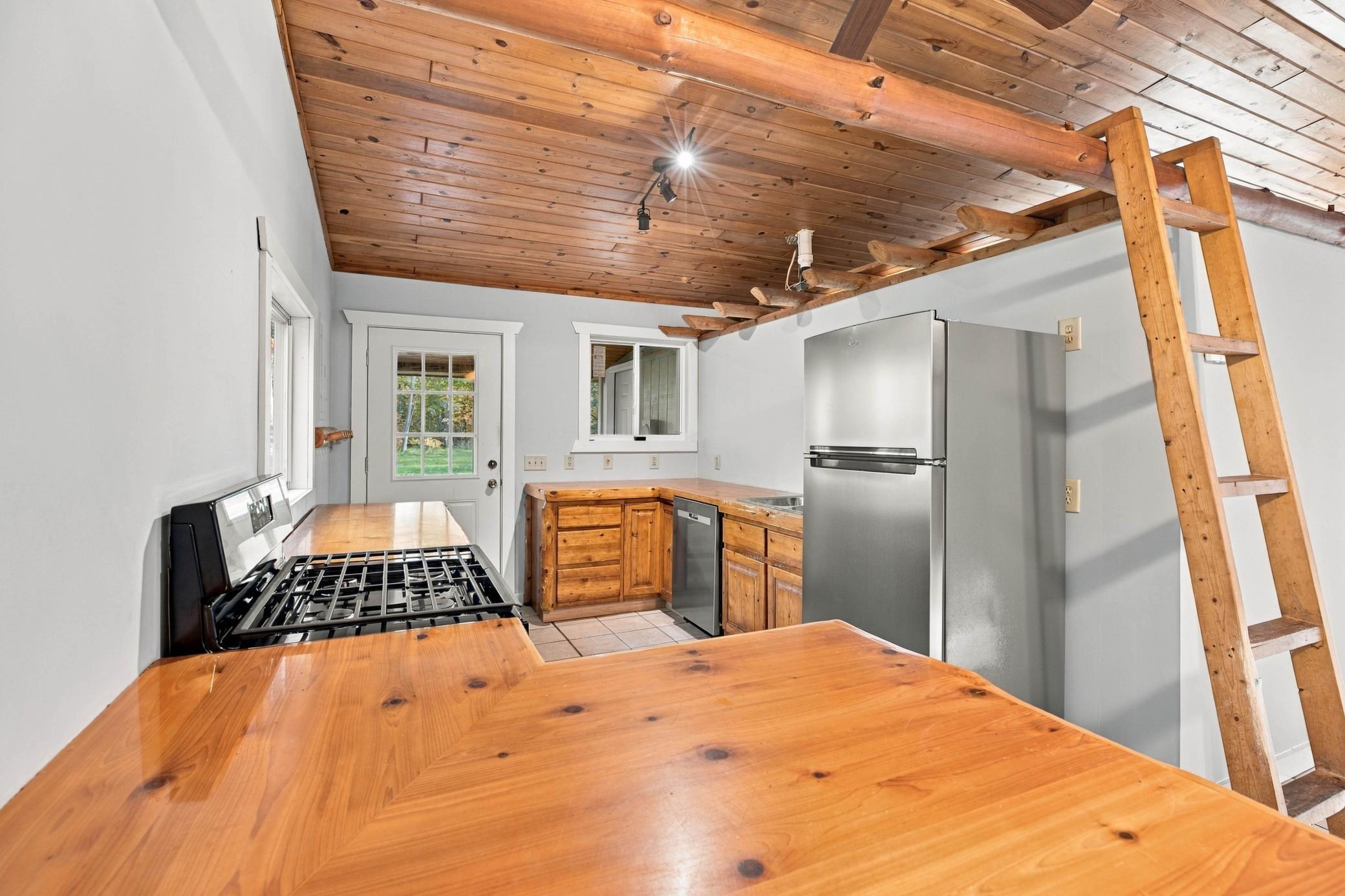 2001 single family home for sale at 36172 Bonnie Lakes Road in Crosslake, MN — 1 bed, 1 bath (photo 7 of 32)