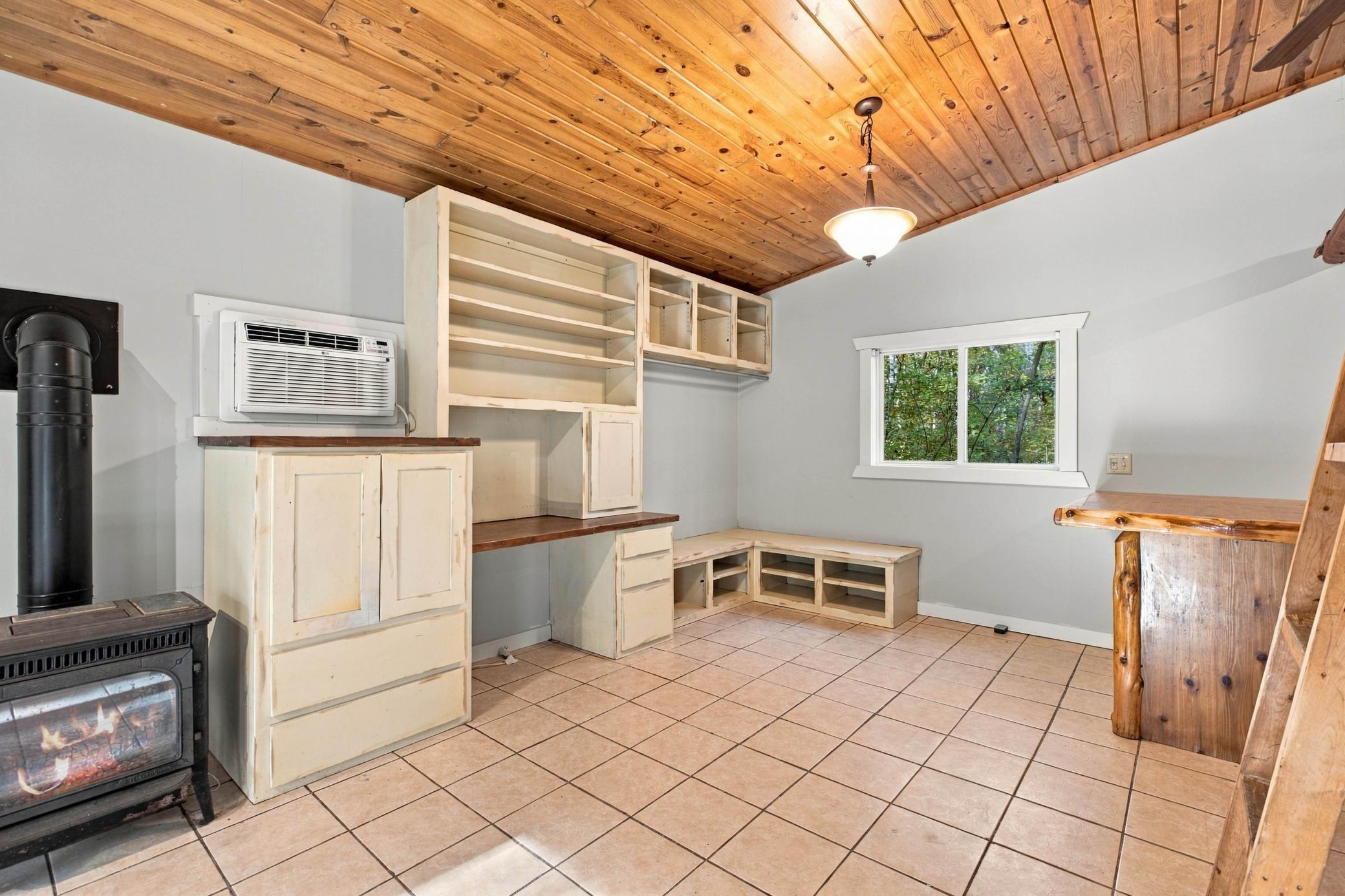2001 single family home for sale at 36172 Bonnie Lakes Road in Crosslake, MN — 1 bed, 1 bath (photo 10 of 32)