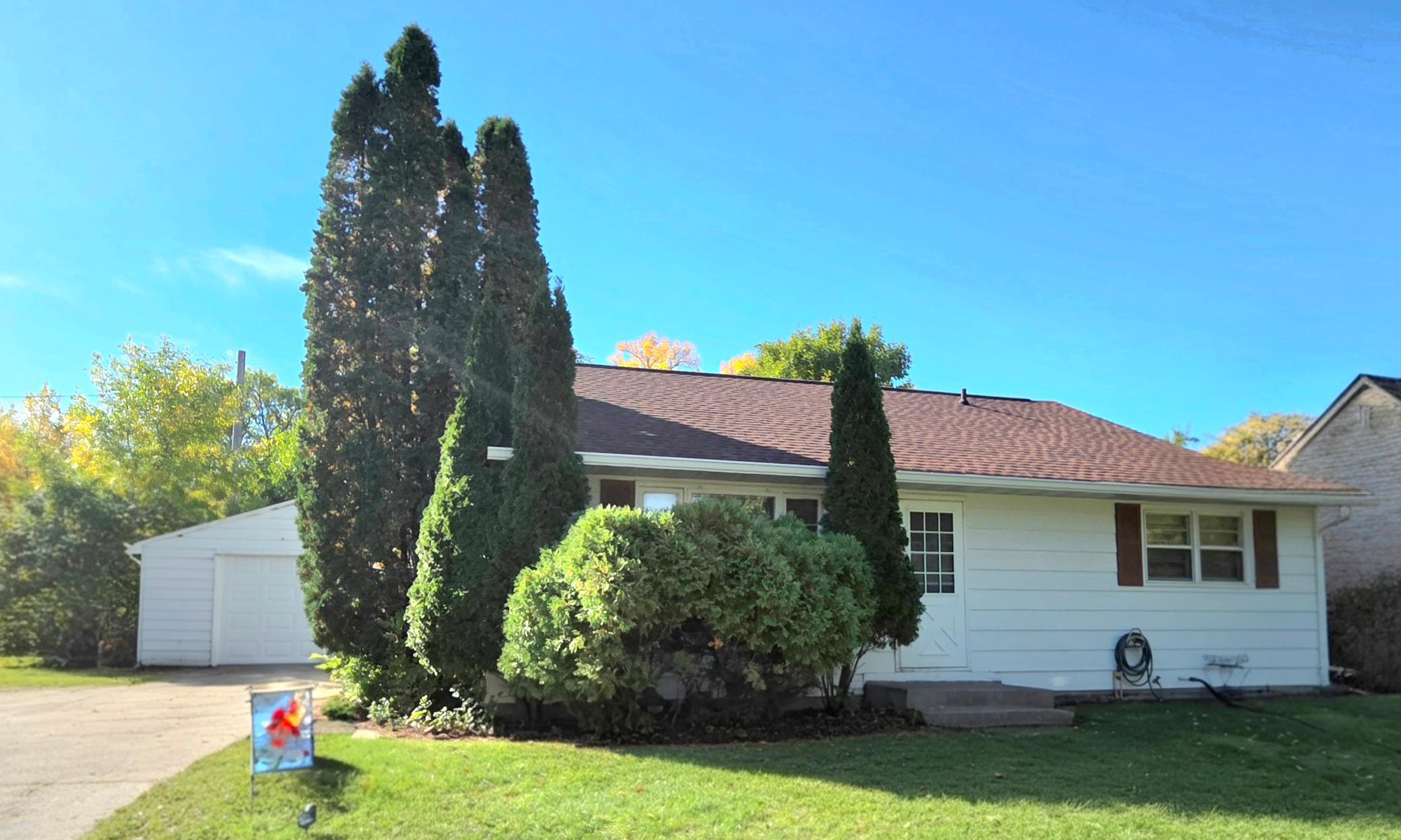 single family home for sale at 1323 12th Avenue N in Moorhead, MN — 3 bed, 1 bath