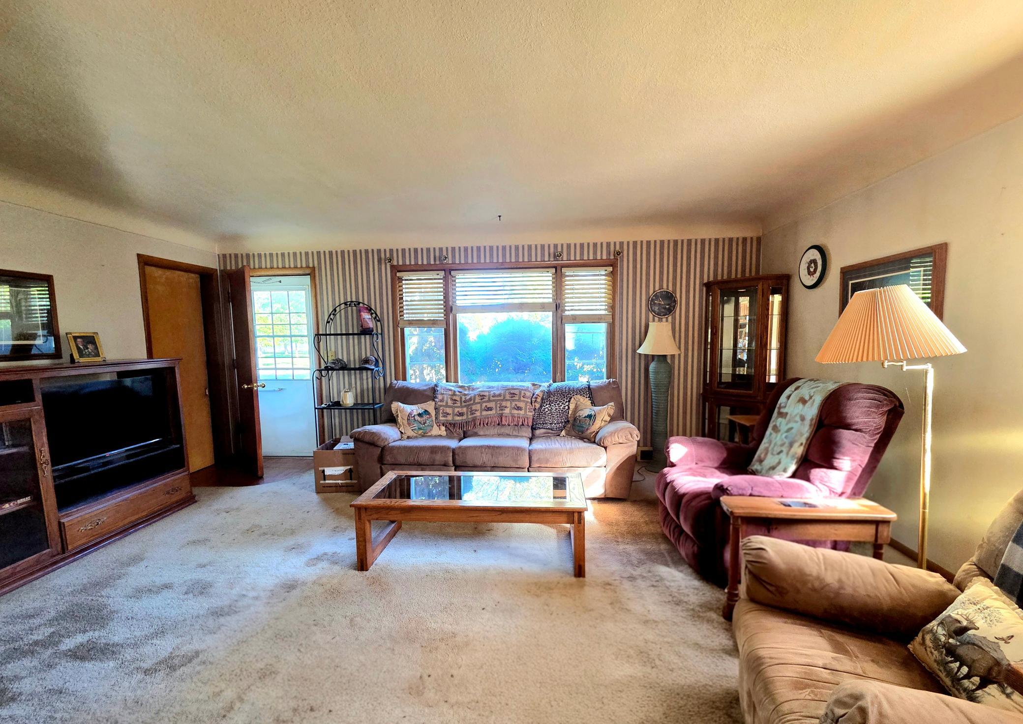 1957 single family home for sale at 1323 12th Avenue N in Moorhead, MN — 3 bed, 1 bath (photo 11 of 22)