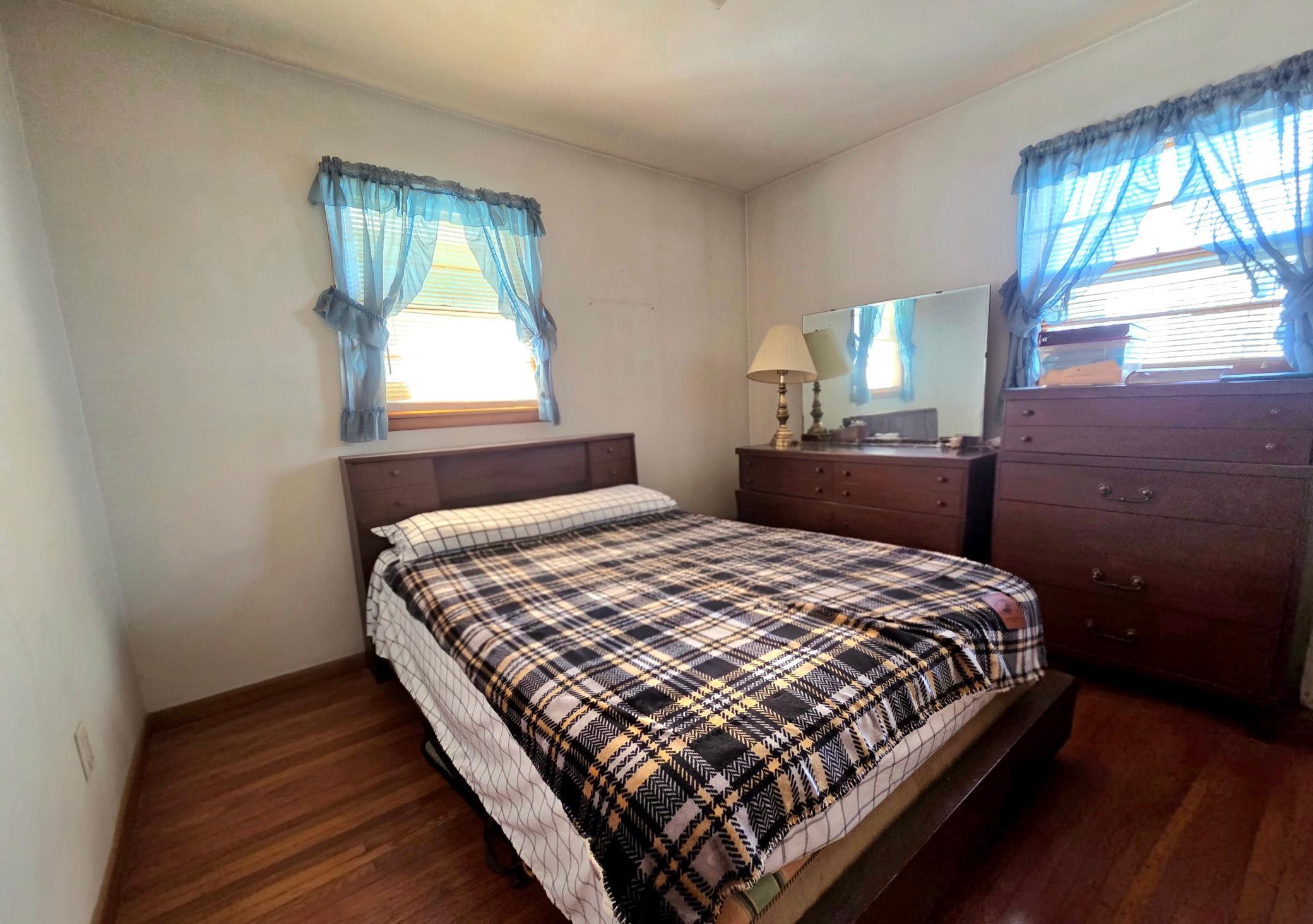 1957 single family home for sale at 1323 12th Avenue N in Moorhead, MN — 3 bed, 1 bath (photo 18 of 22)
