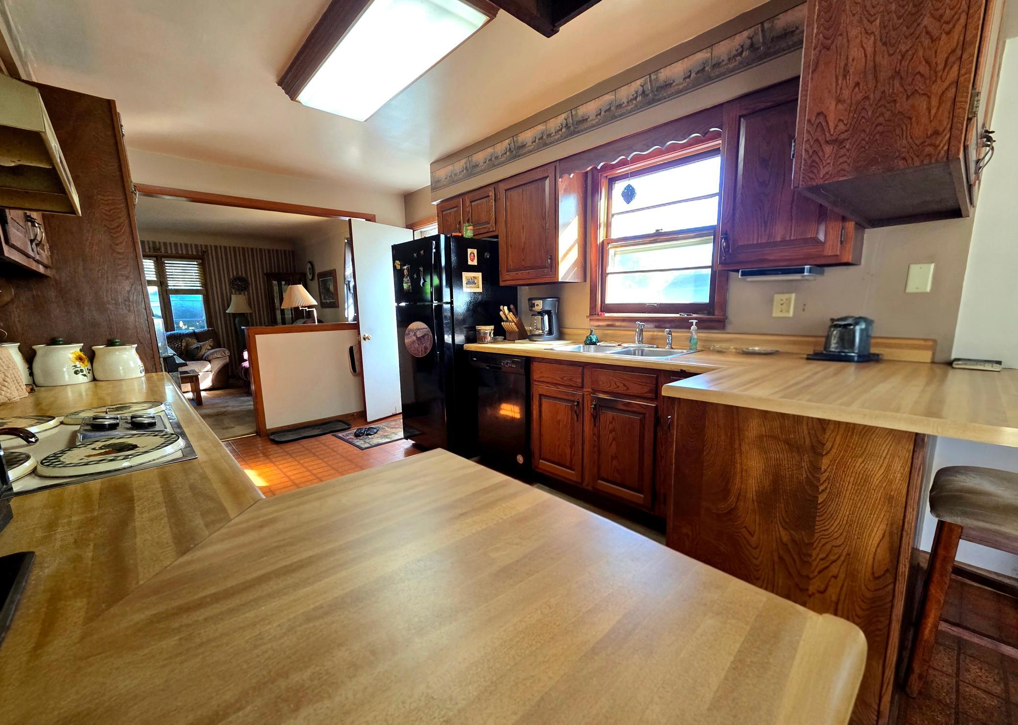 1957 single family home for sale at 1323 12th Avenue N in Moorhead, MN — 3 bed, 1 bath (photo 7 of 22)