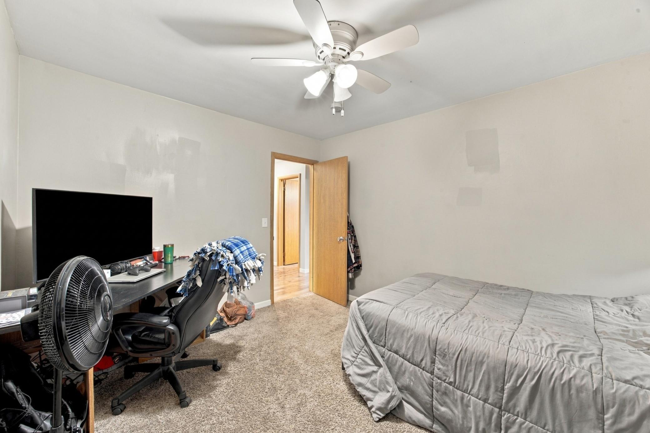 1956 single family home for sale at 1509 9th Avenue S in Moorhead, MN — 4 bed, 3 bath (photo 13 of 33)