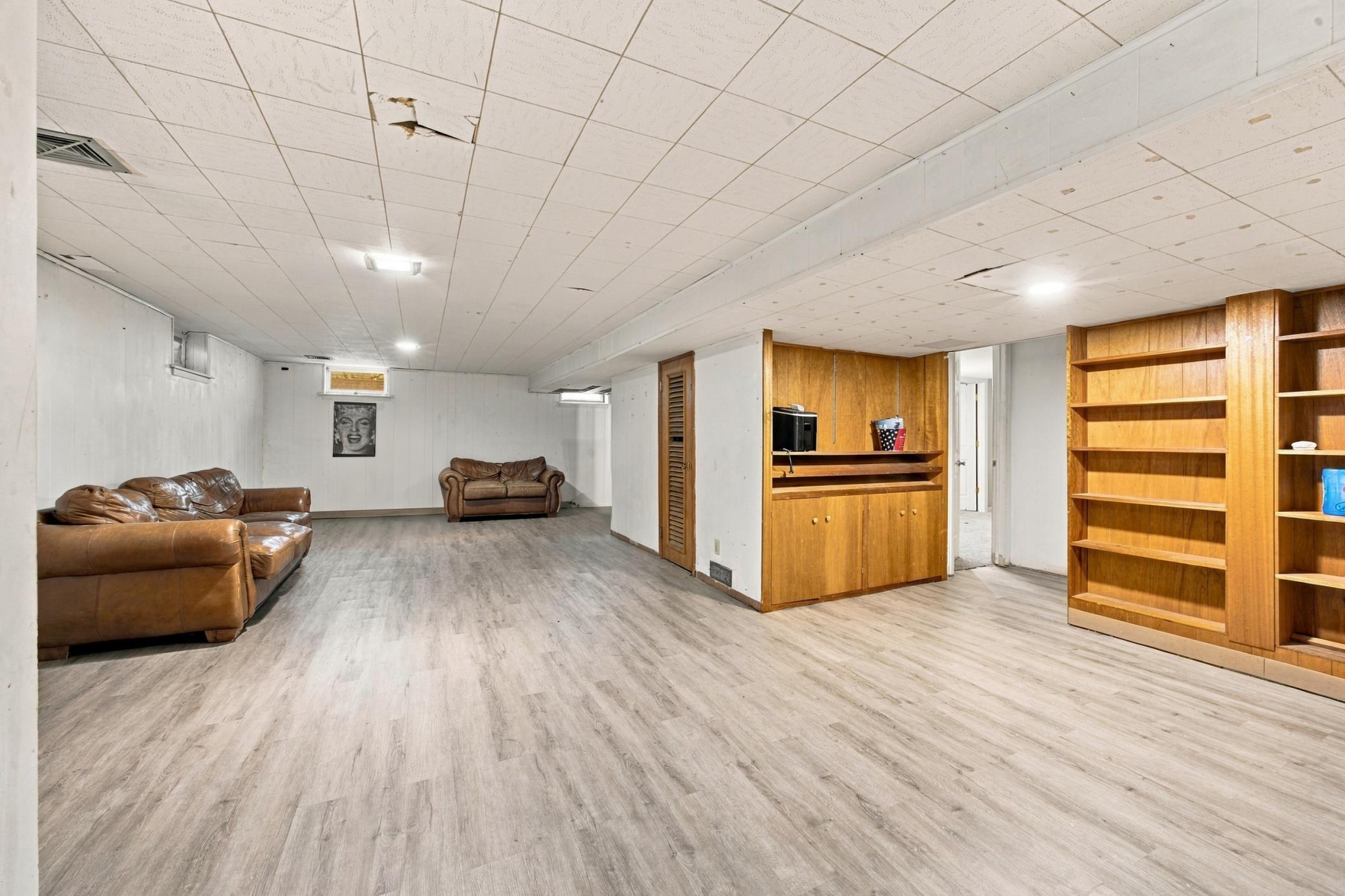 1956 single family home for sale at 1509 9th Avenue S in Moorhead, MN — 4 bed, 3 bath (photo 18 of 33)