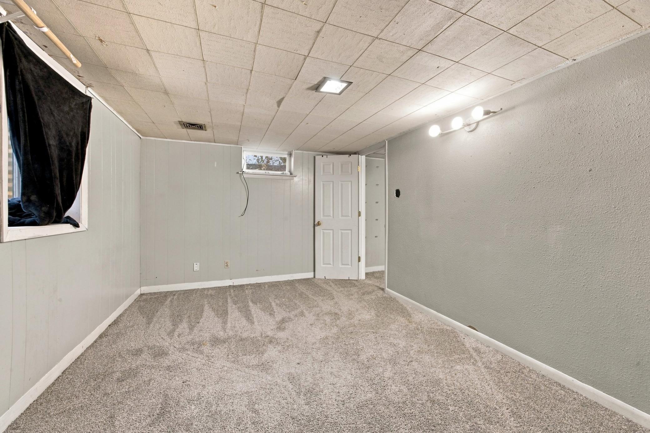 1956 single family home for sale at 1509 9th Avenue S in Moorhead, MN — 4 bed, 3 bath (photo 20 of 33)