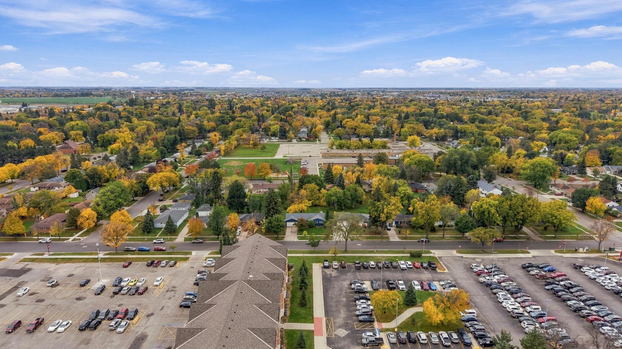 1956 single family home for sale at 1509 9th Avenue S in Moorhead, MN — 4 bed, 3 bath (photo 32 of 33)