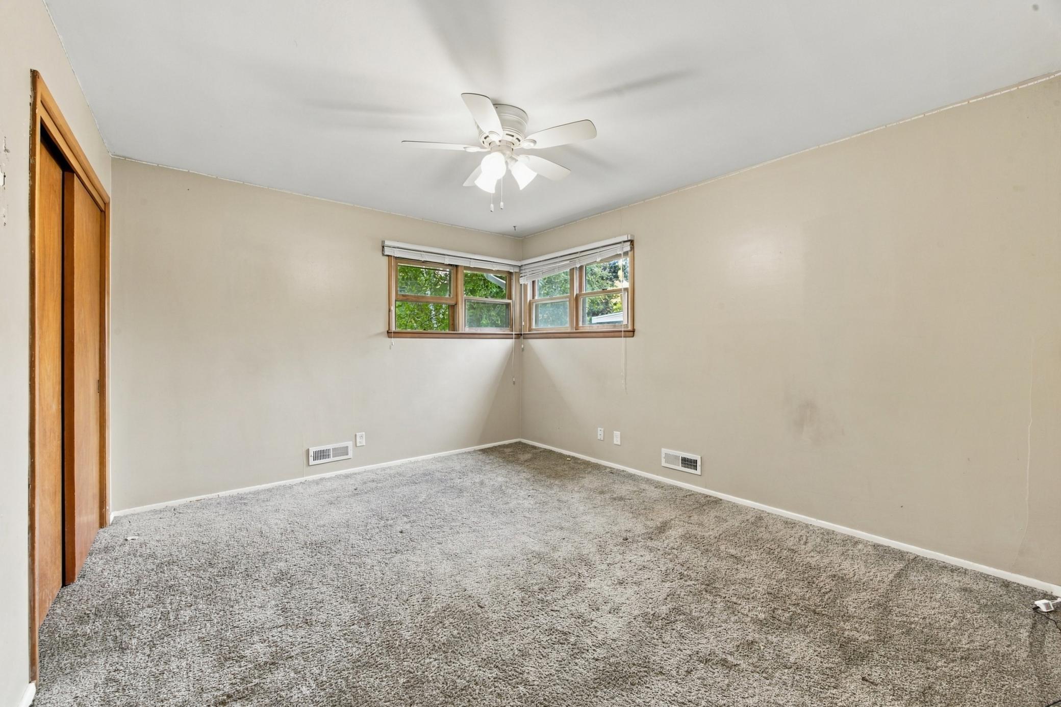 1956 single family home for sale at 1509 9th Avenue S in Moorhead, MN — 4 bed, 3 bath (photo 10 of 33)