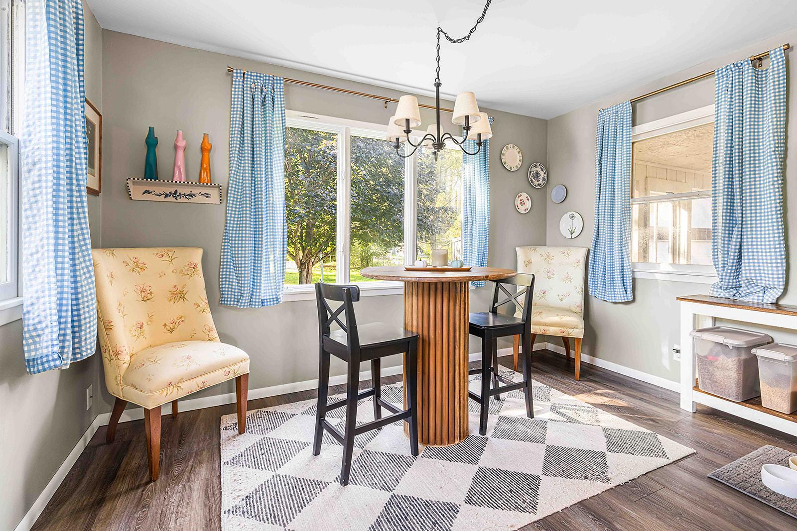 1946 single family home for sale at 1528 8th Avenue S in Fargo, ND — 2 bed, 1 bath (photo 13 of 37)