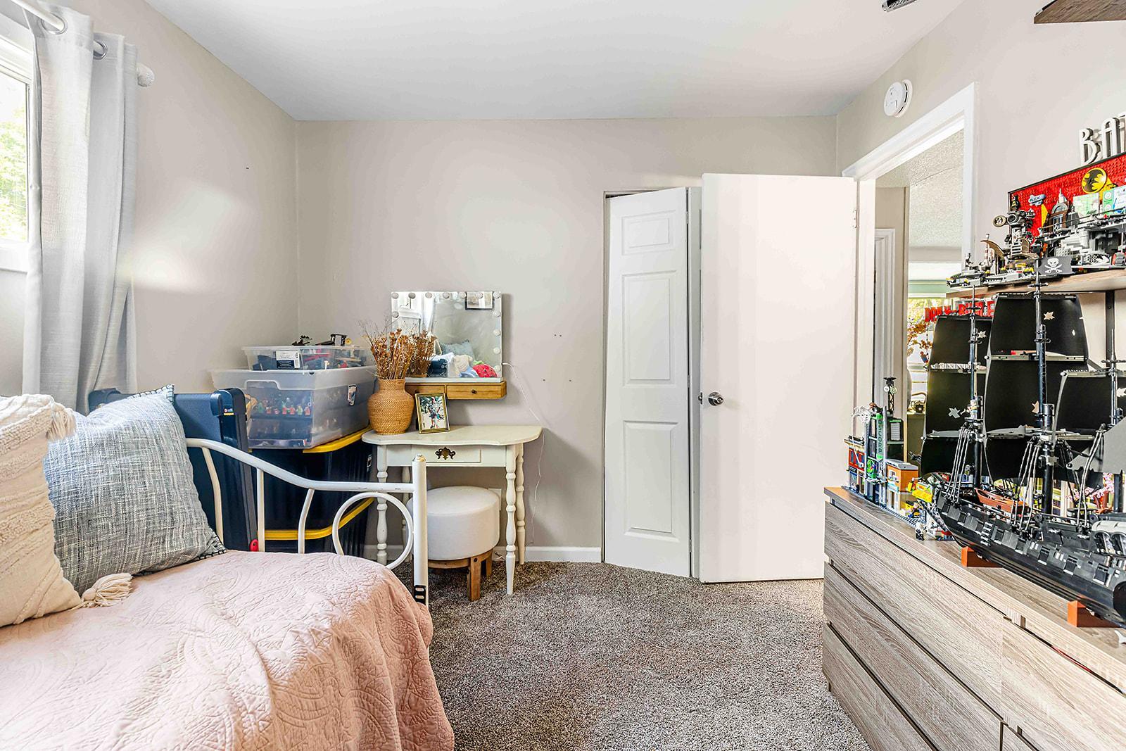 1946 single family home for sale at 1528 8th Avenue S in Fargo, ND — 2 bed, 1 bath (photo 16 of 37)