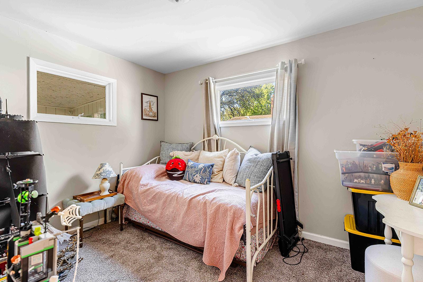 1946 single family home for sale at 1528 8th Avenue S in Fargo, ND — 2 bed, 1 bath (photo 17 of 37)
