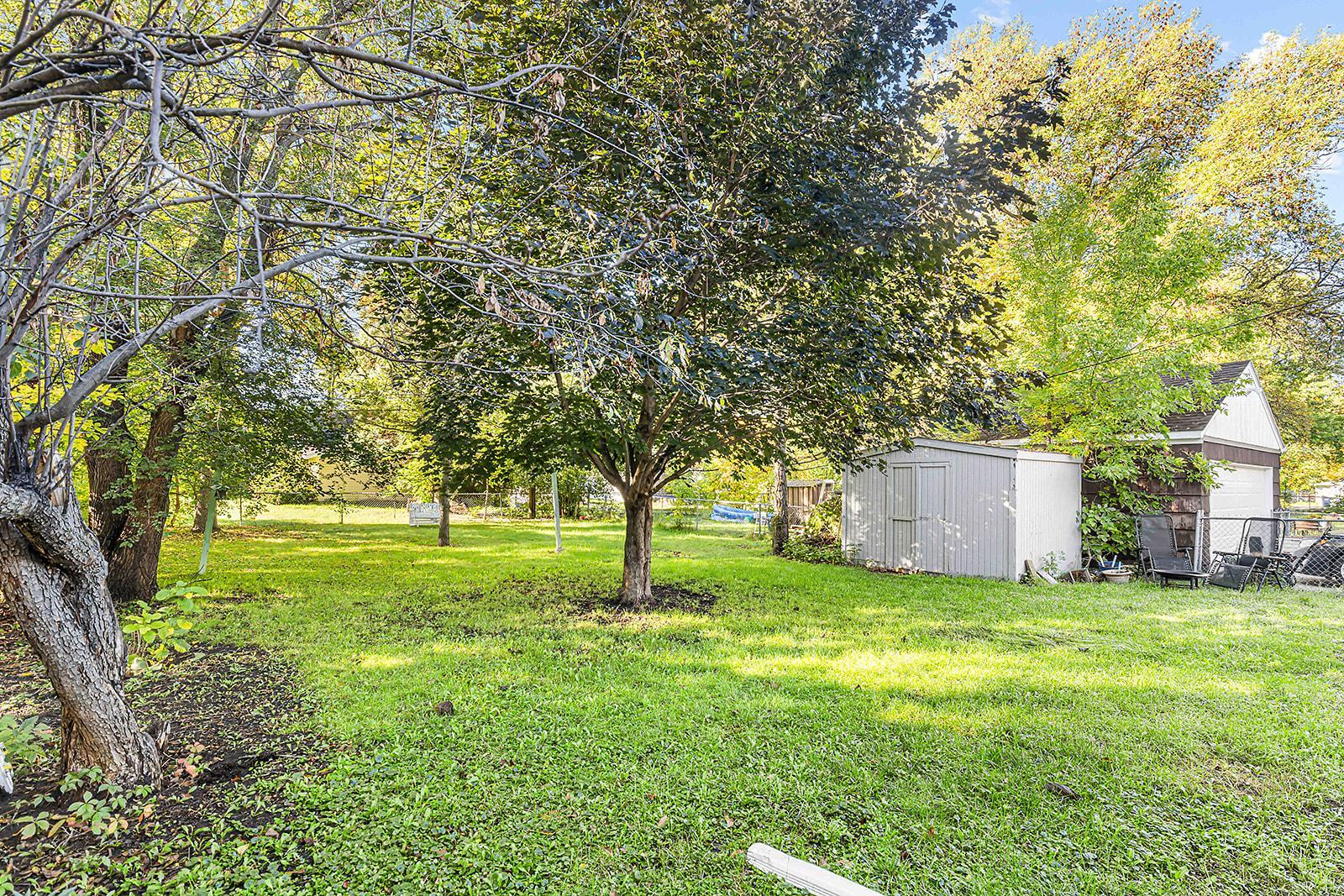1946 single family home for sale at 1528 8th Avenue S in Fargo, ND — 2 bed, 1 bath (photo 24 of 37)
