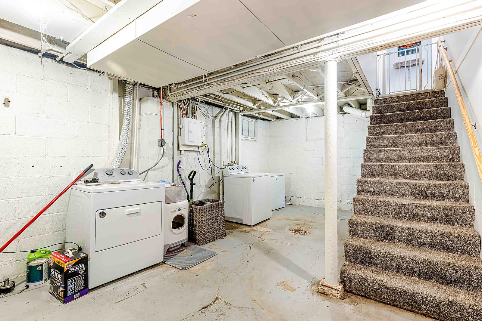 1946 single family home for sale at 1528 8th Avenue S in Fargo, ND — 2 bed, 1 bath (photo 32 of 37)