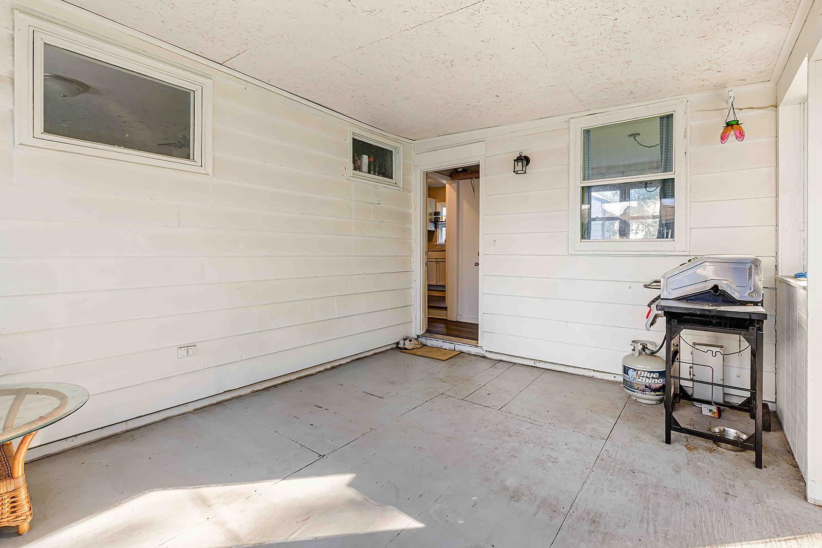 1946 single family home for sale at 1528 8th Avenue S in Fargo, ND — 2 bed, 1 bath (photo 34 of 37)