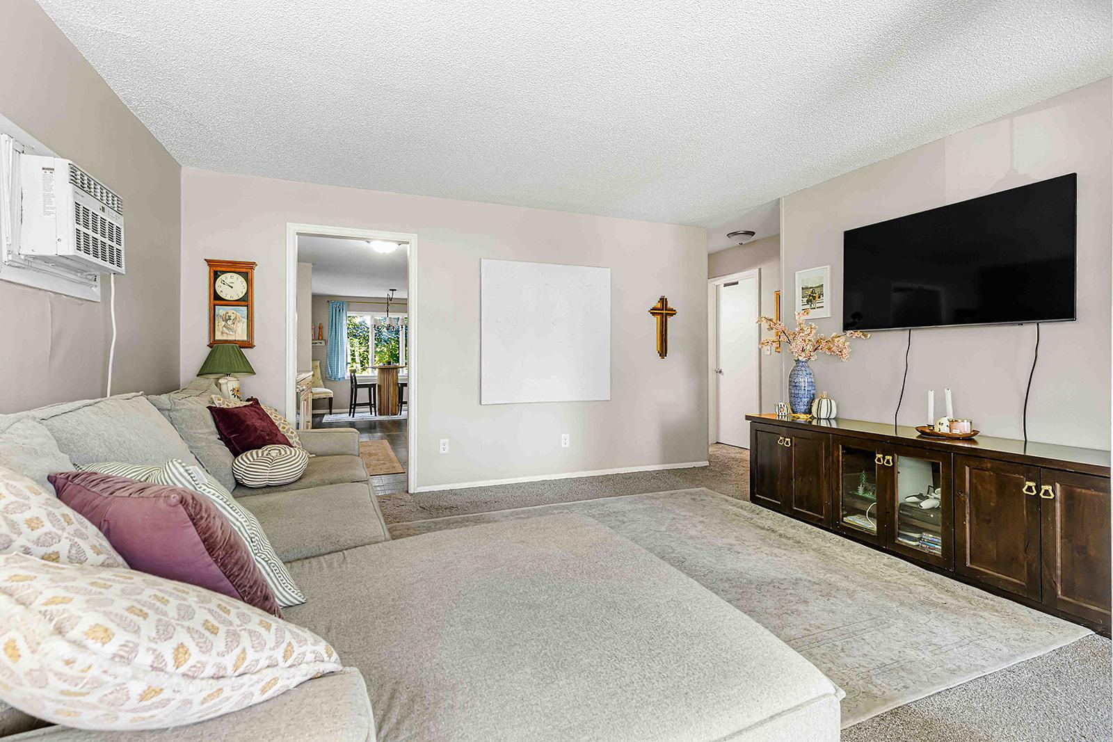 1946 single family home for sale at 1528 8th Avenue S in Fargo, ND — 2 bed, 1 bath (photo 9 of 37)