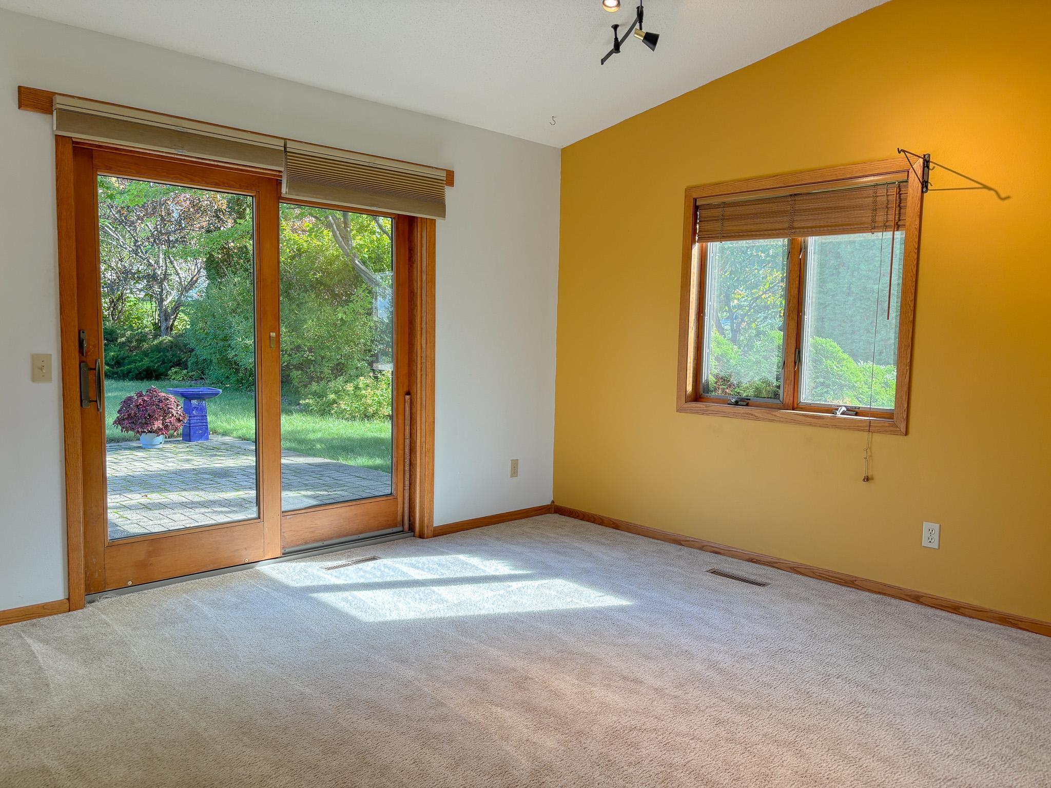 1995 single family home for sale at 1727 S Court Street in Fergus Falls, MN — 3 bed, 2 bath (photo 12 of 64)