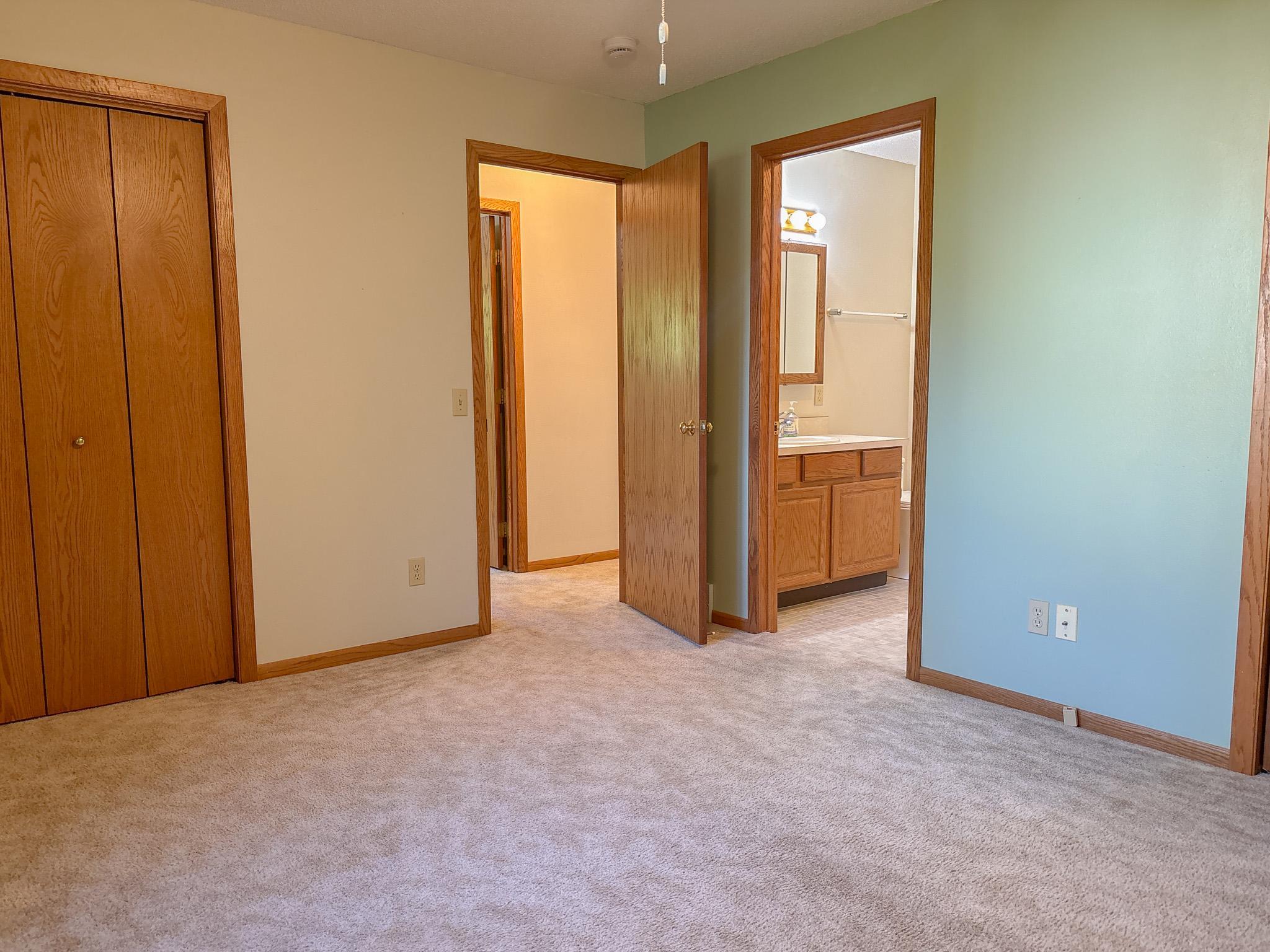 1995 single family home for sale at 1727 S Court Street in Fergus Falls, MN — 3 bed, 2 bath (photo 14 of 64)