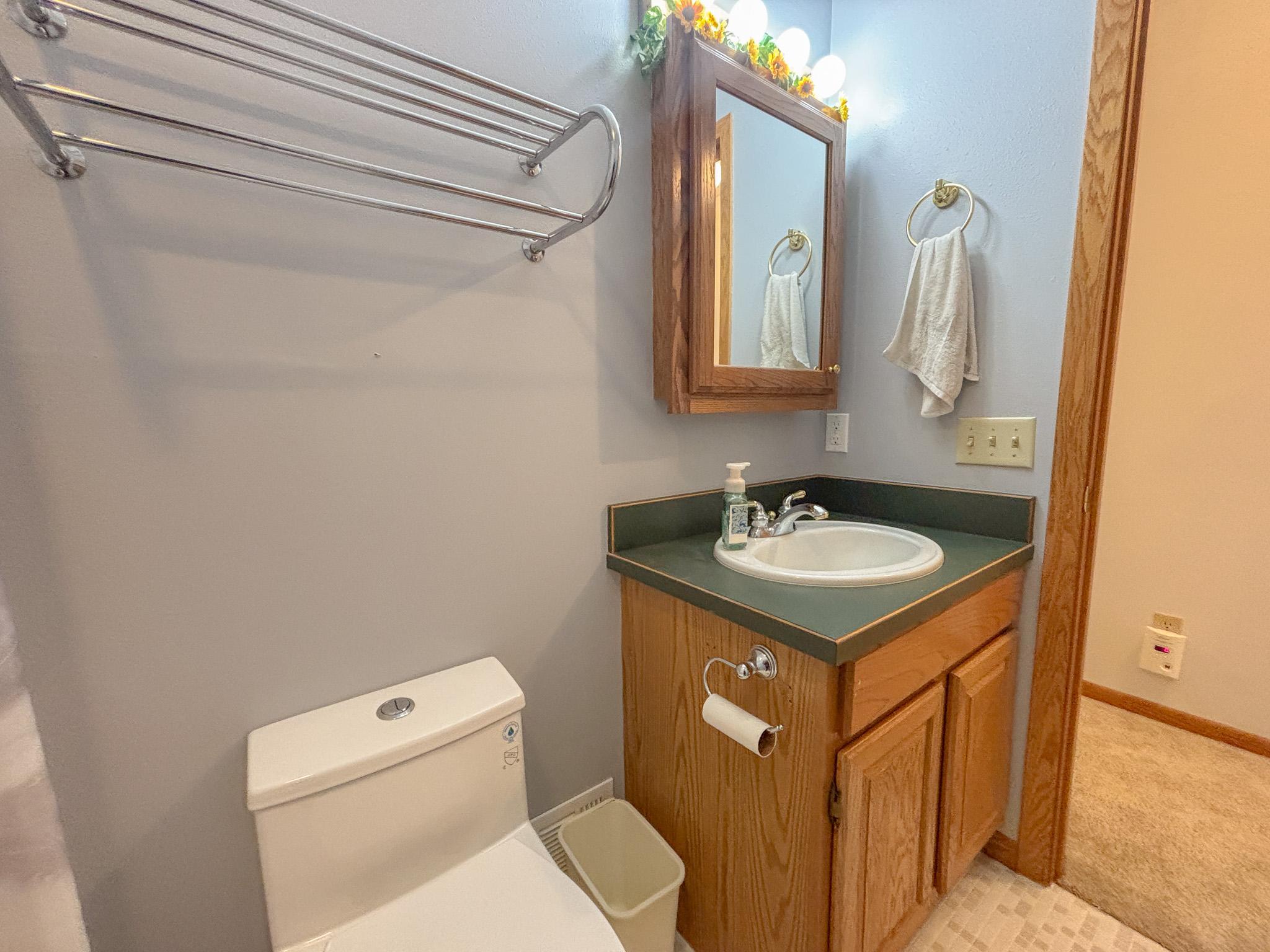 1995 single family home for sale at 1727 S Court Street in Fergus Falls, MN — 3 bed, 2 bath (photo 25 of 64)